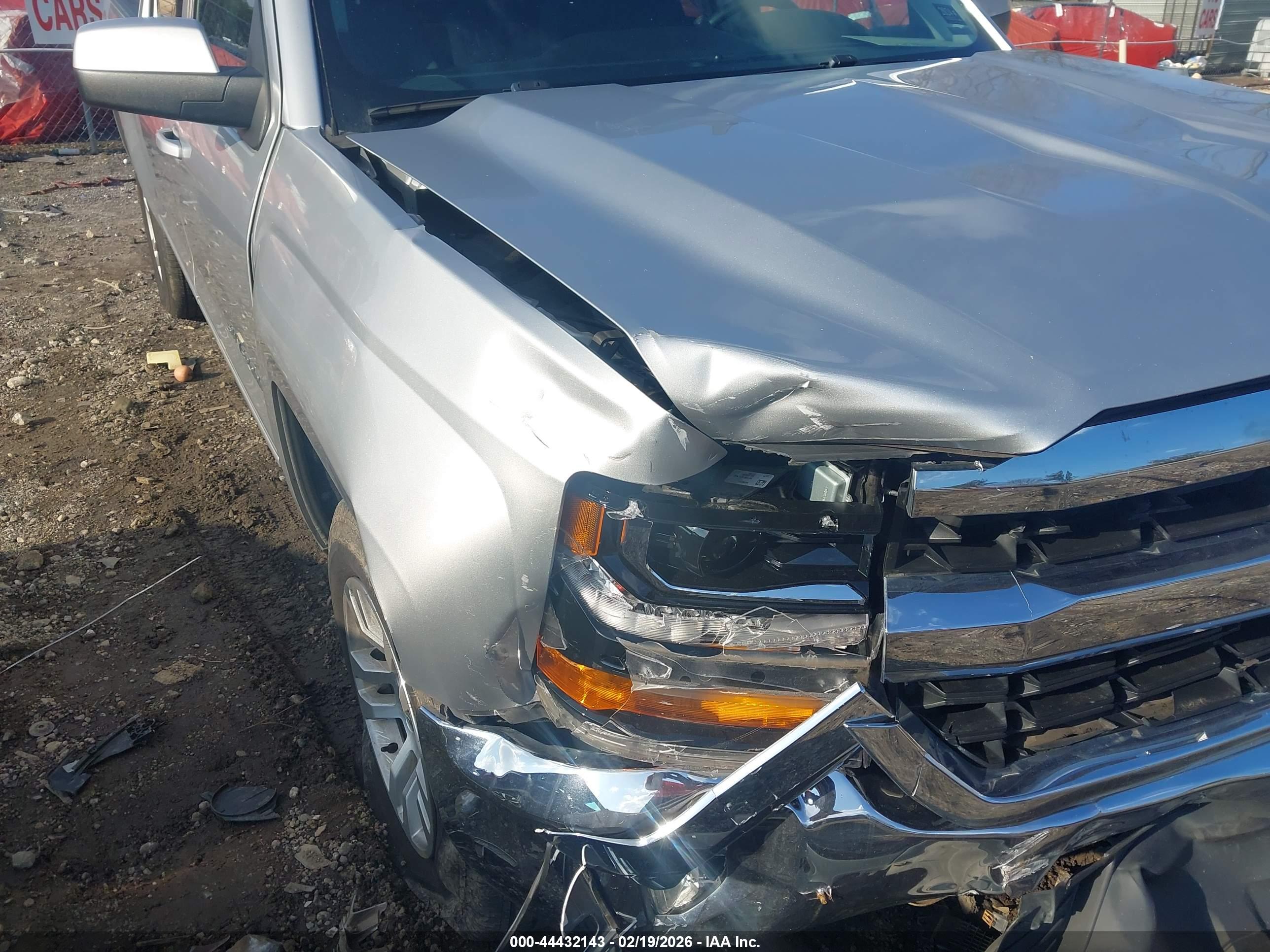 CHEVROLET SILVERADO image 6