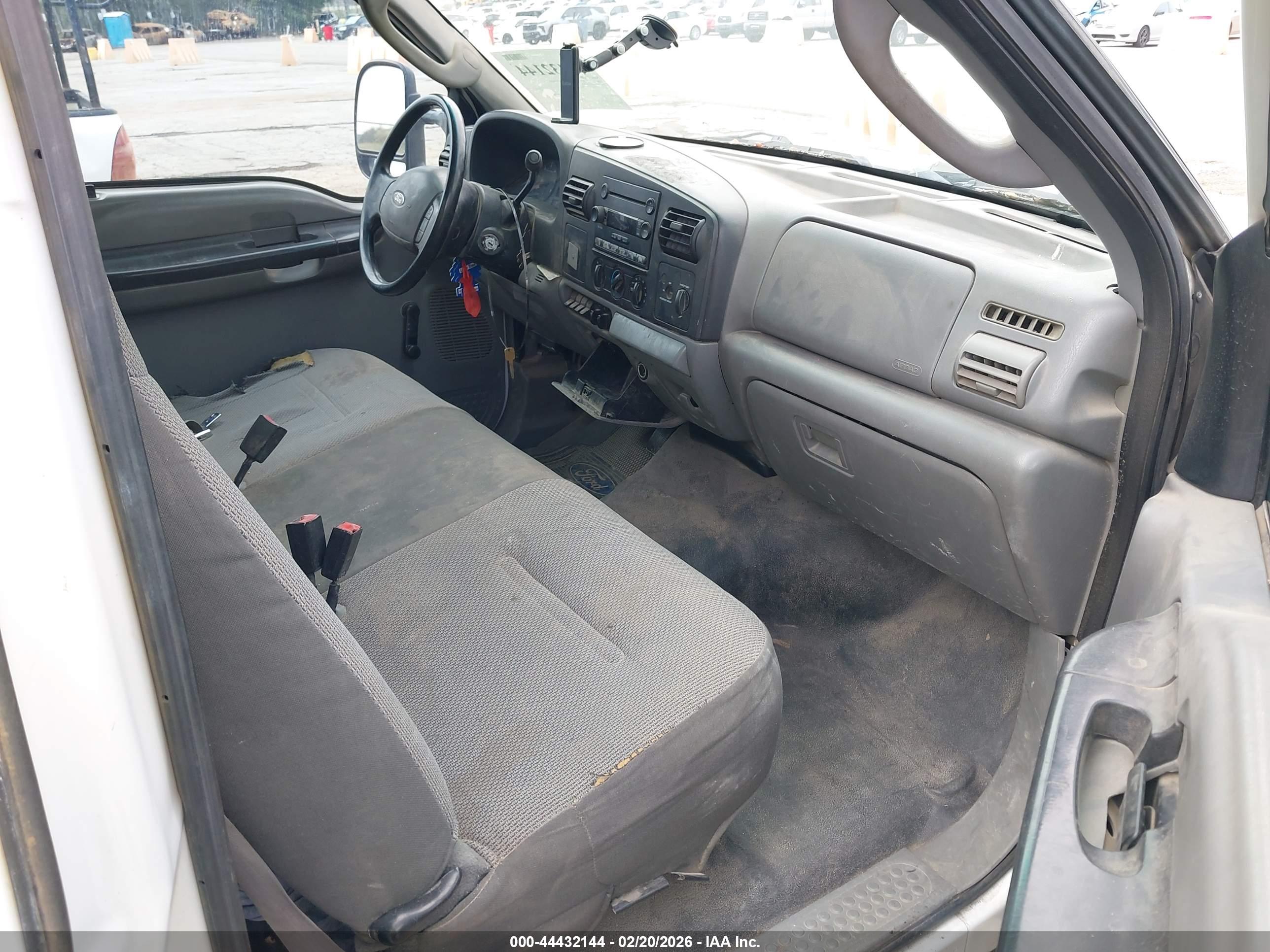 FORD F-350 image 8