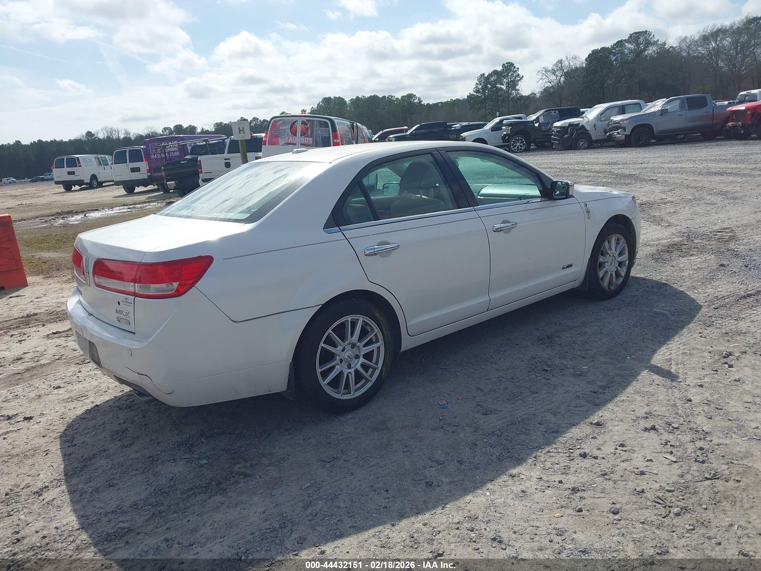 LINCOLN MKZ image 4