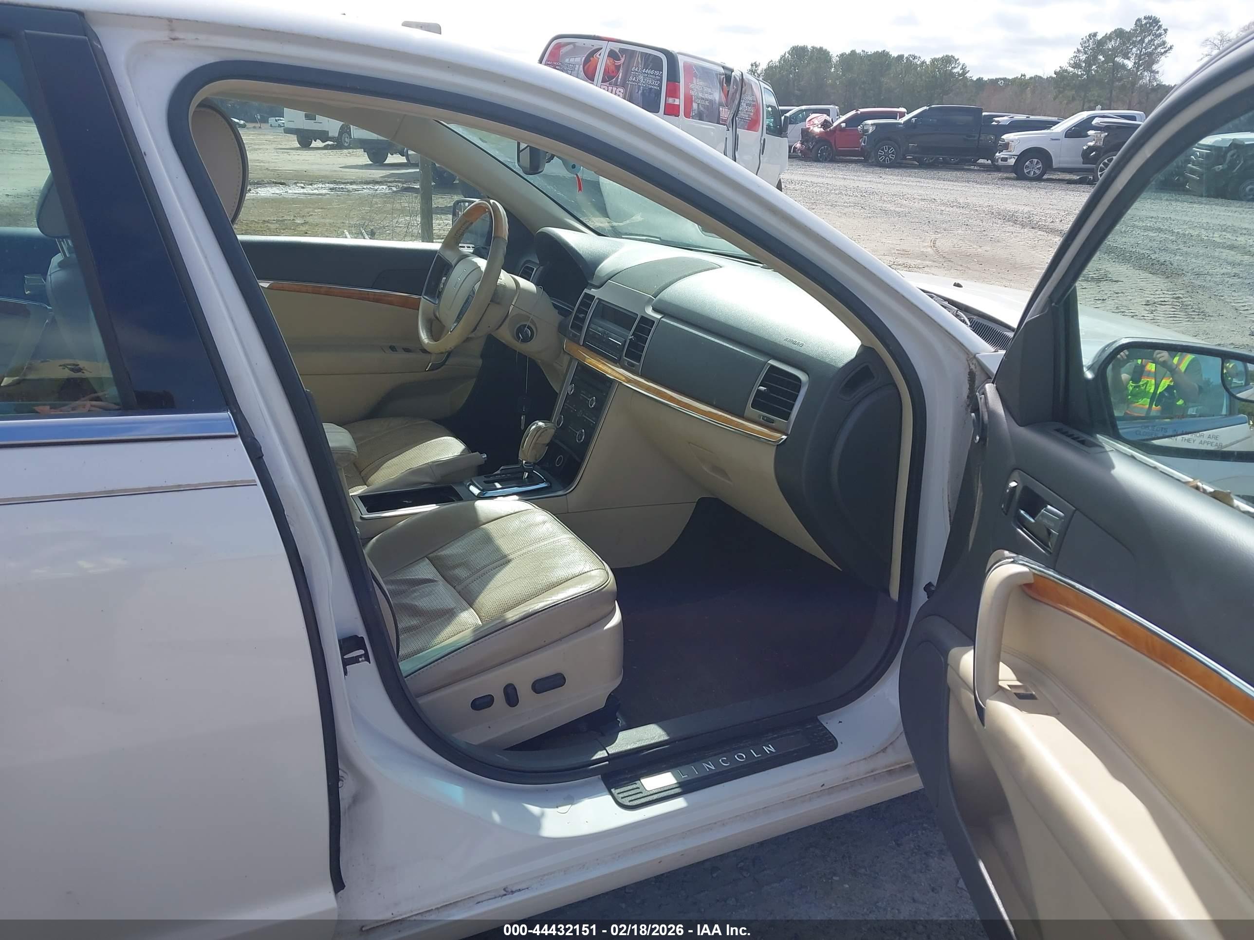 LINCOLN MKZ image 5