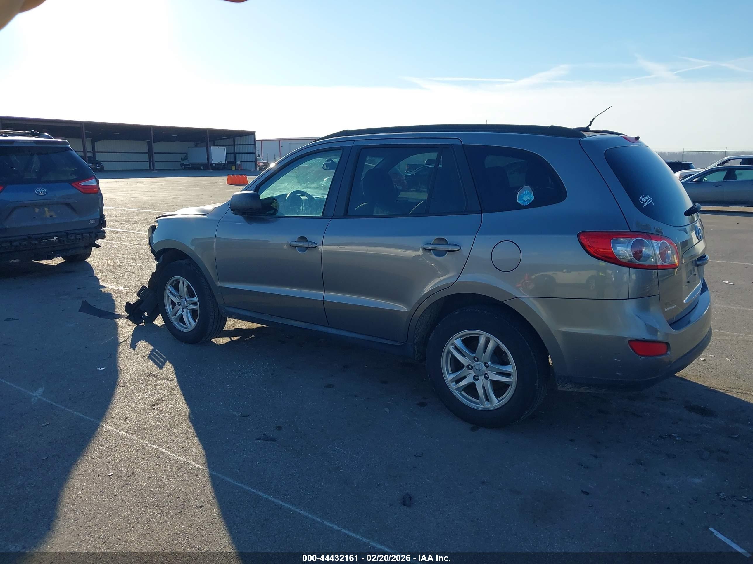HYUNDAI SANTA image 3