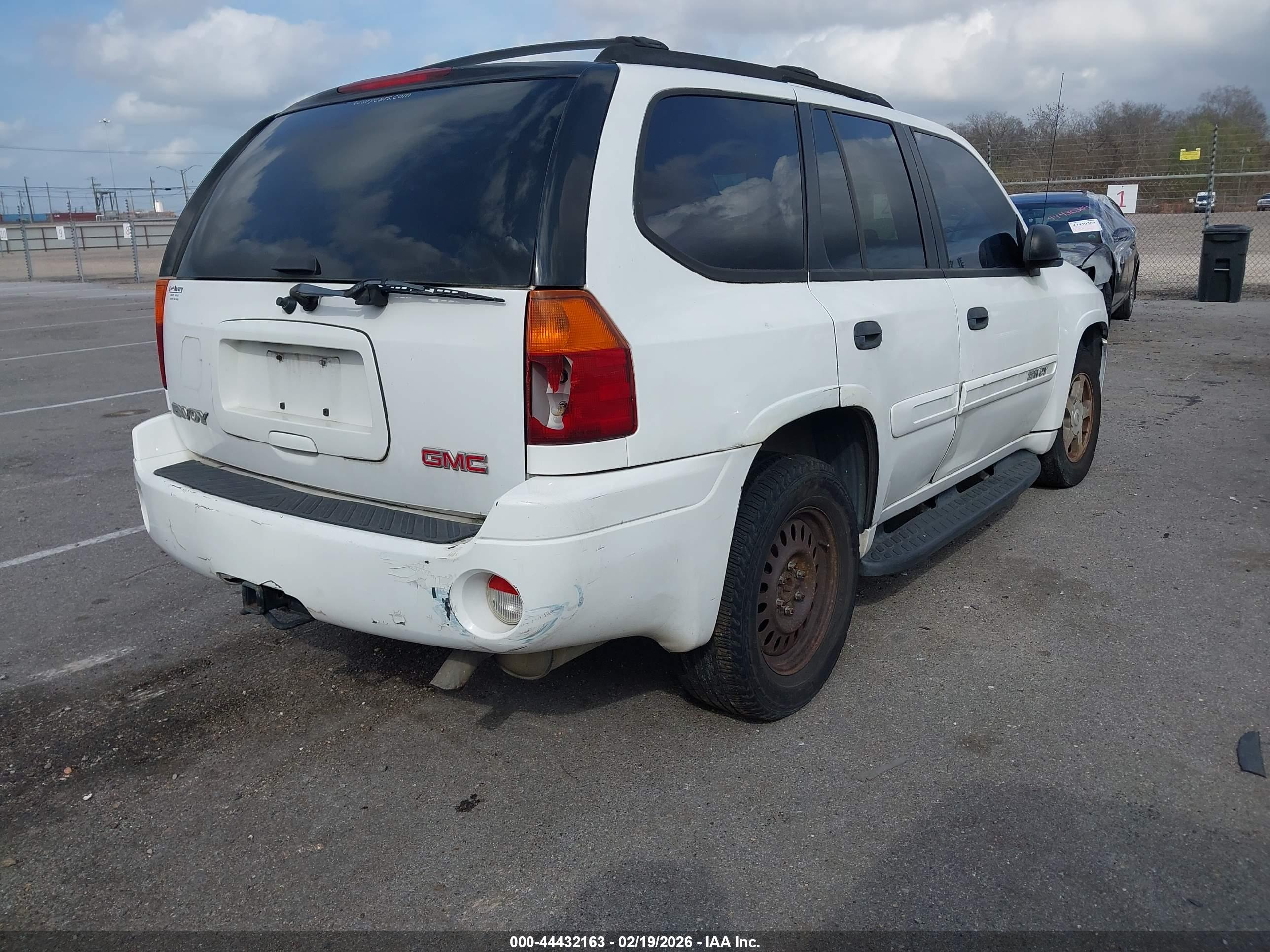GMC ENVOY image 4