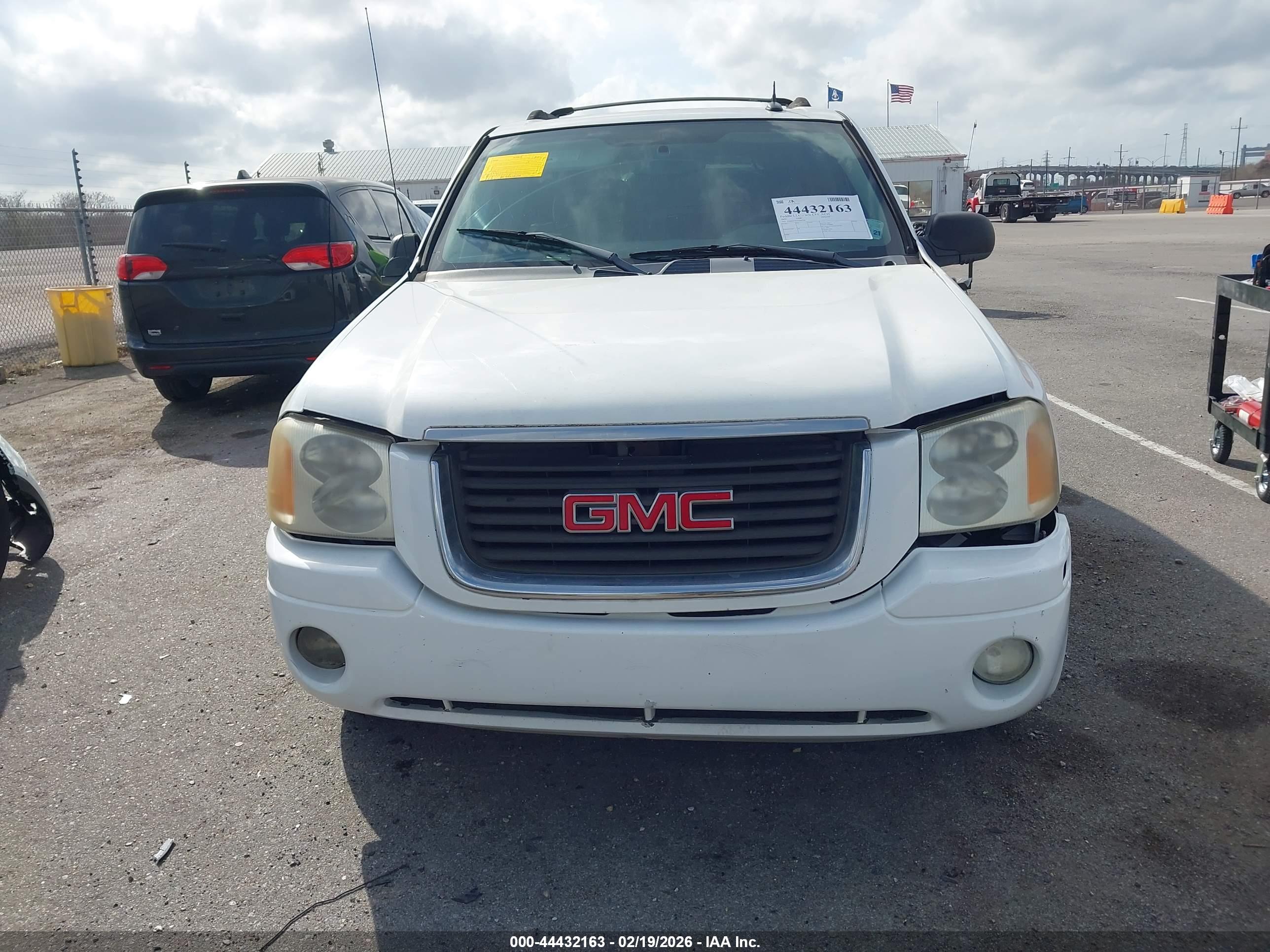 GMC ENVOY image 6