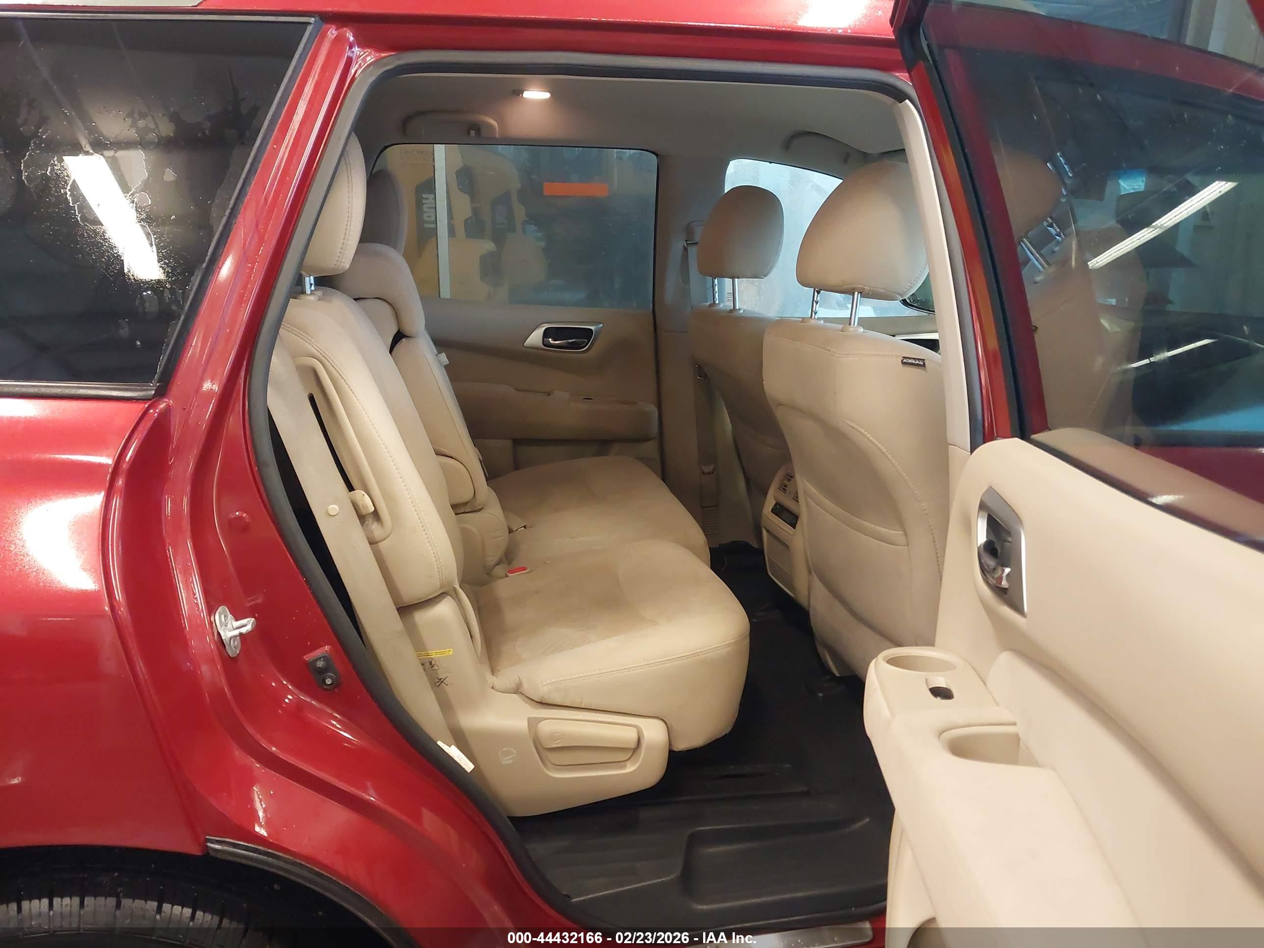 NISSAN PATHFINDER image 8