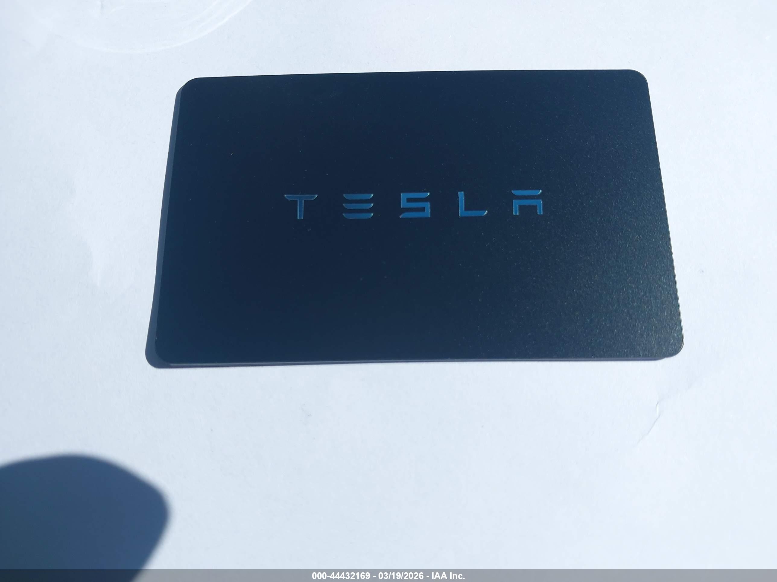 TESLA MODEL image 11