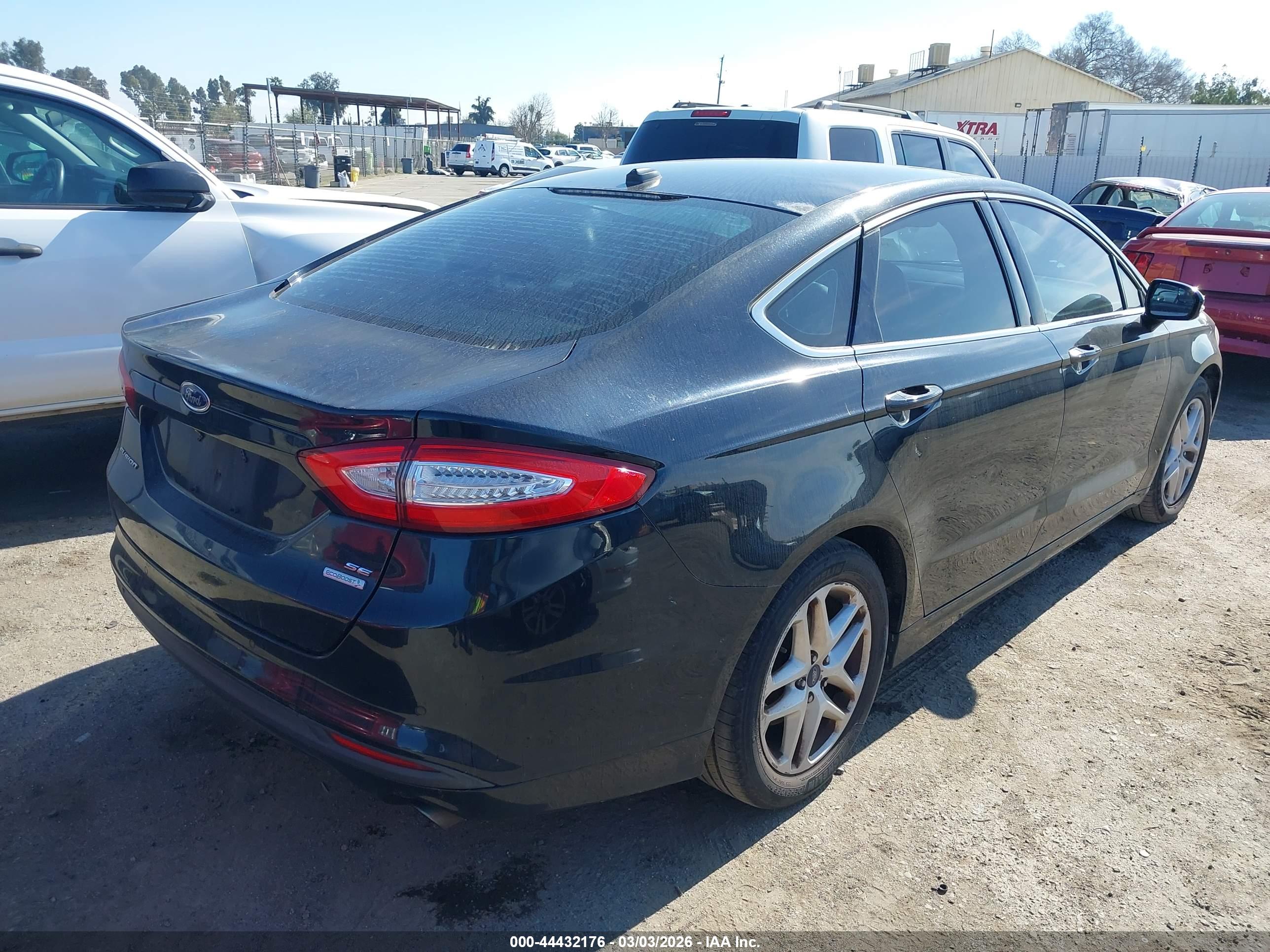 FORD FUSION image 4