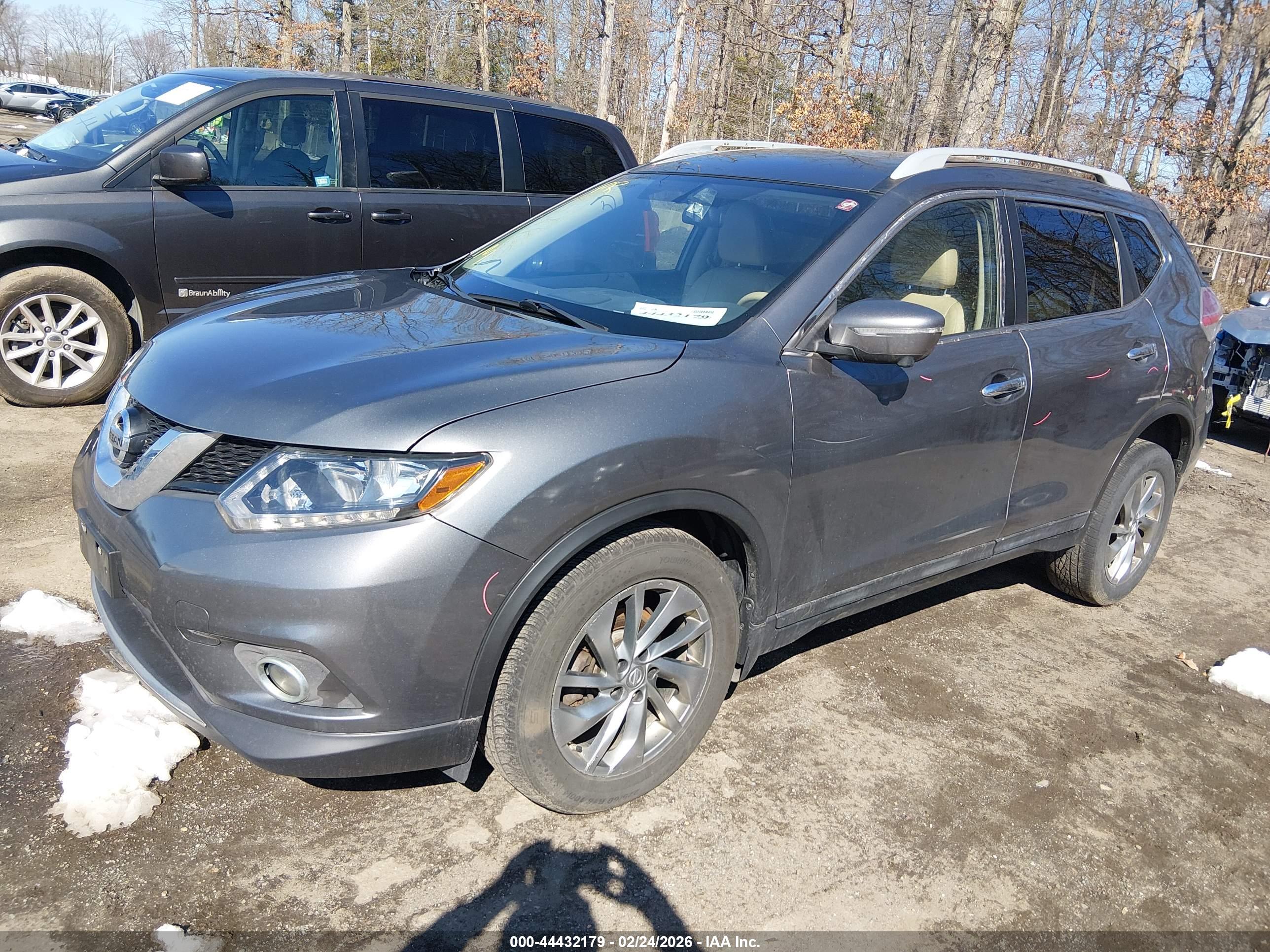 NISSAN ROGUE image 2