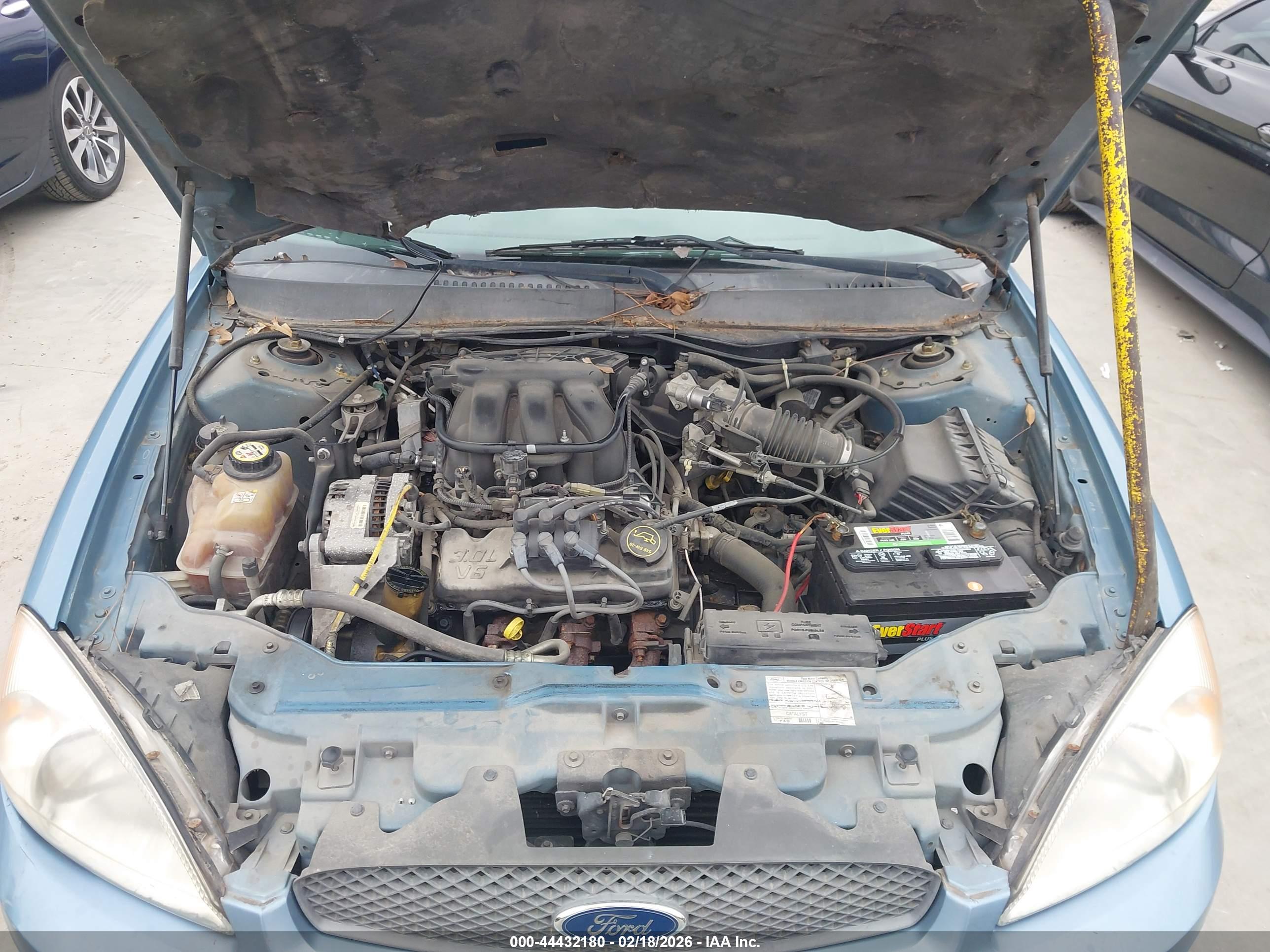 FORD TAURUS image 10