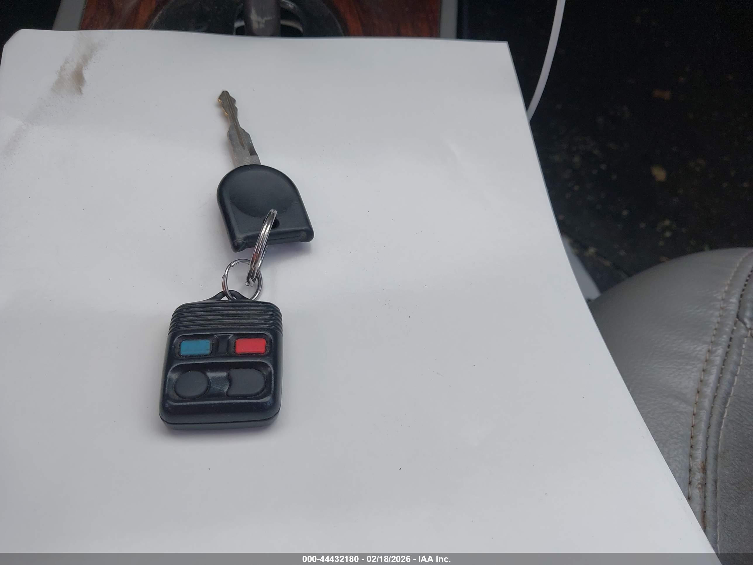 FORD TAURUS image 11