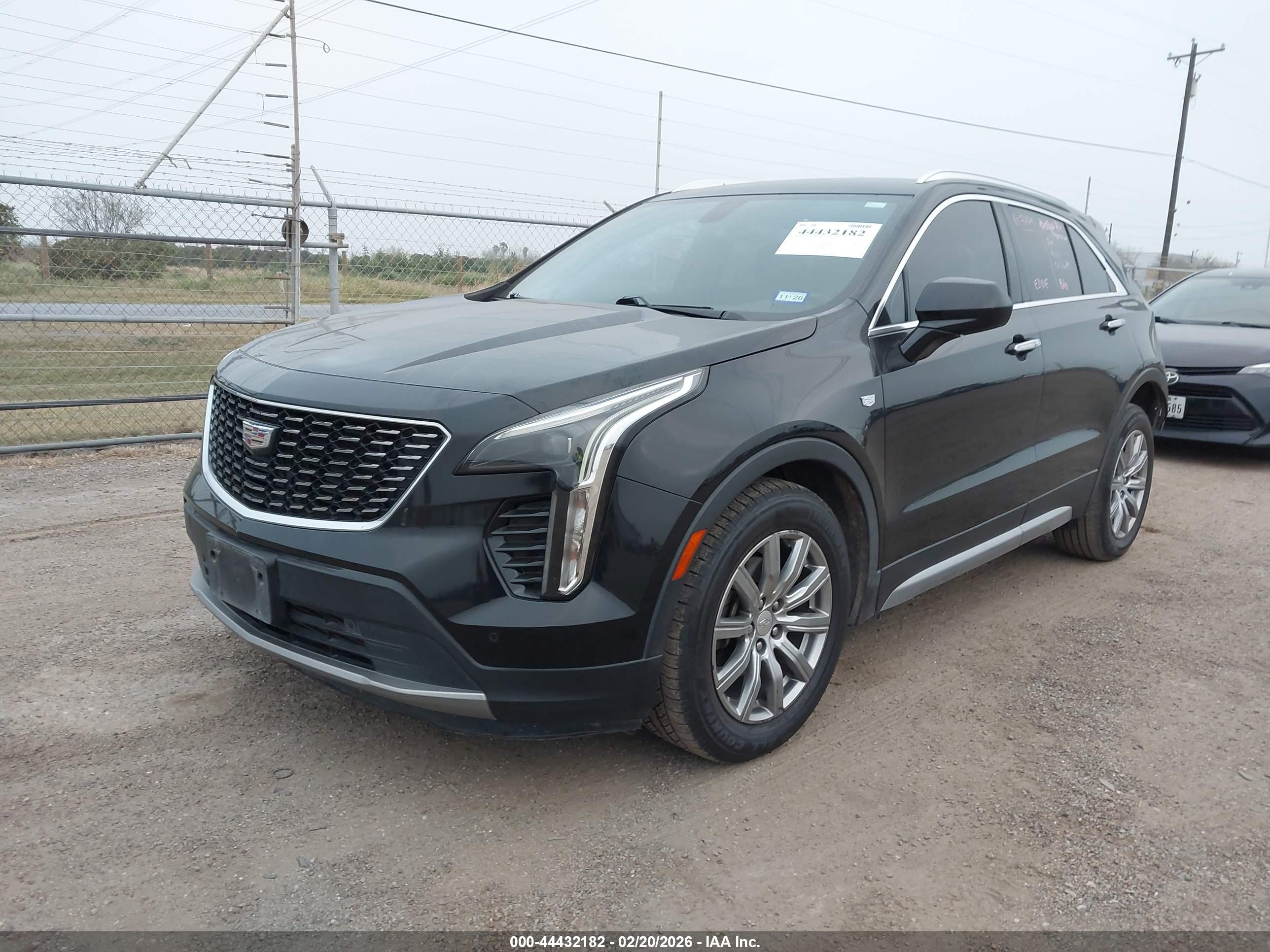 CADILLAC XT4 image 2