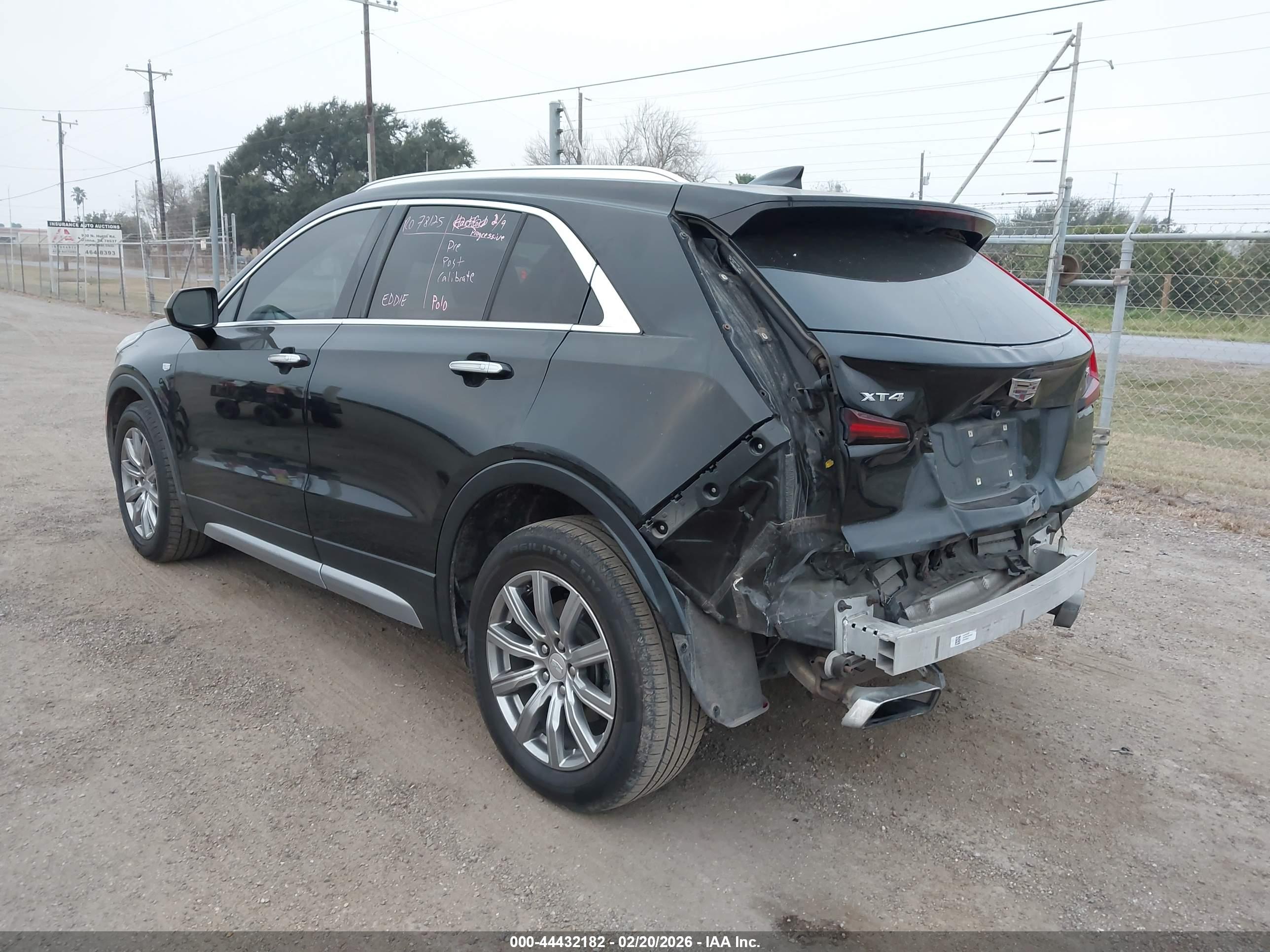 CADILLAC XT4 image 3