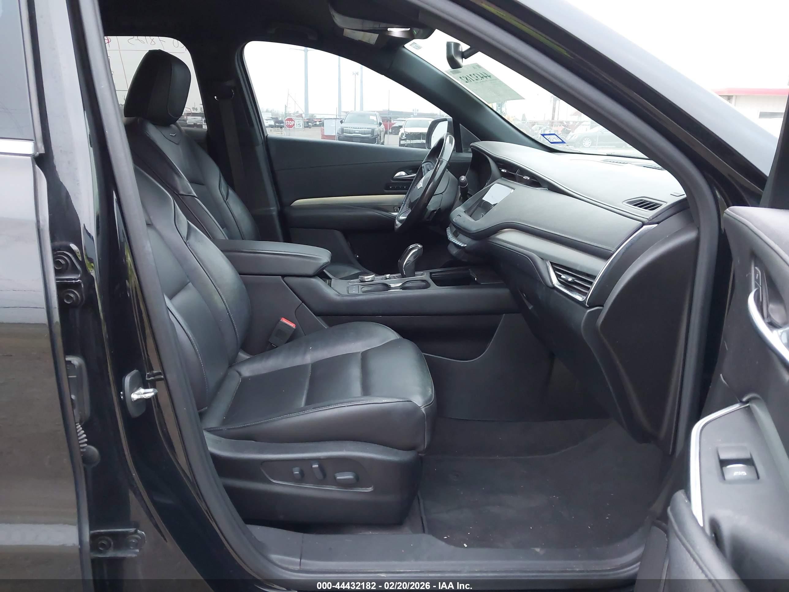 CADILLAC XT4 image 5