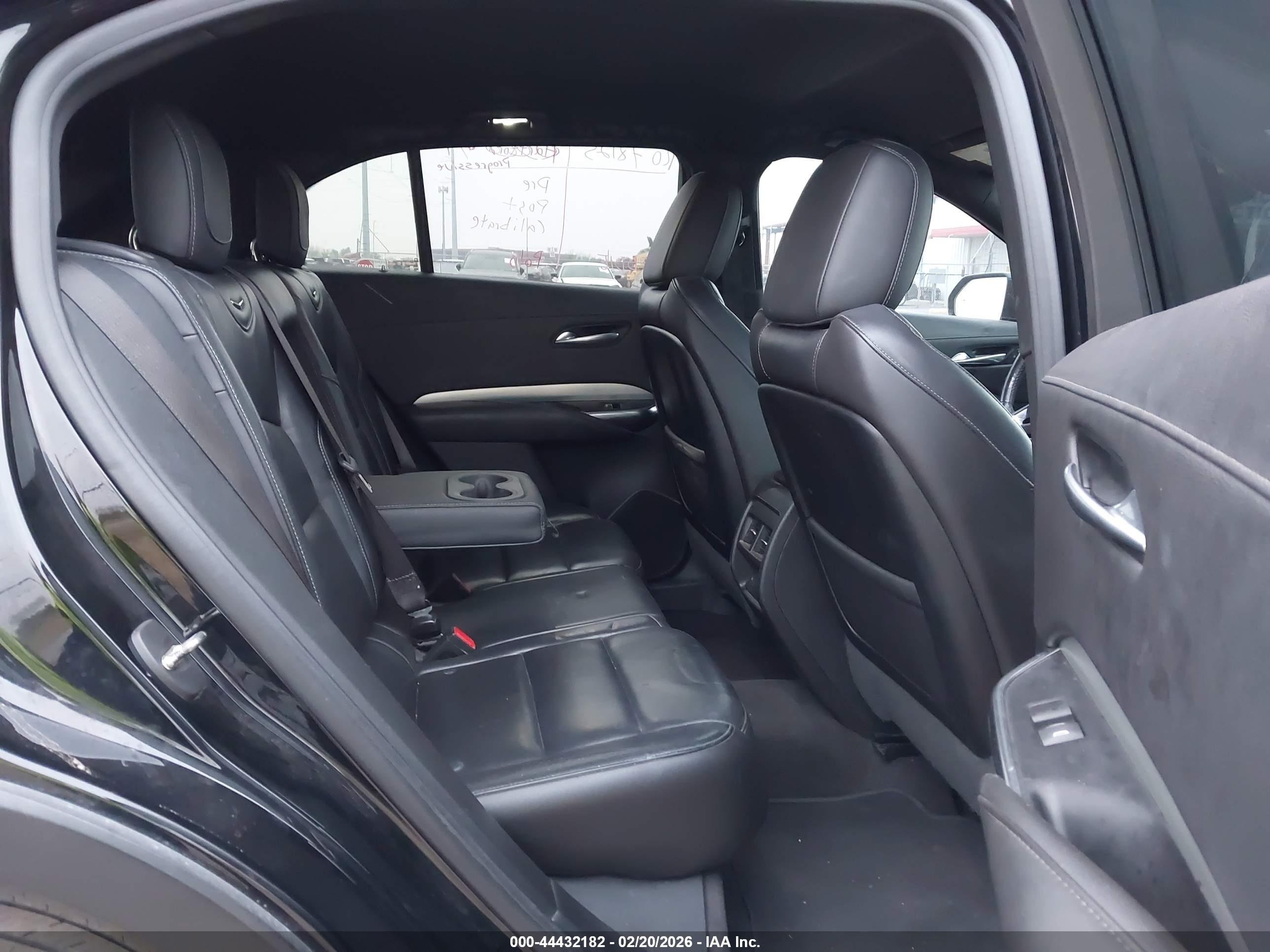CADILLAC XT4 image 8
