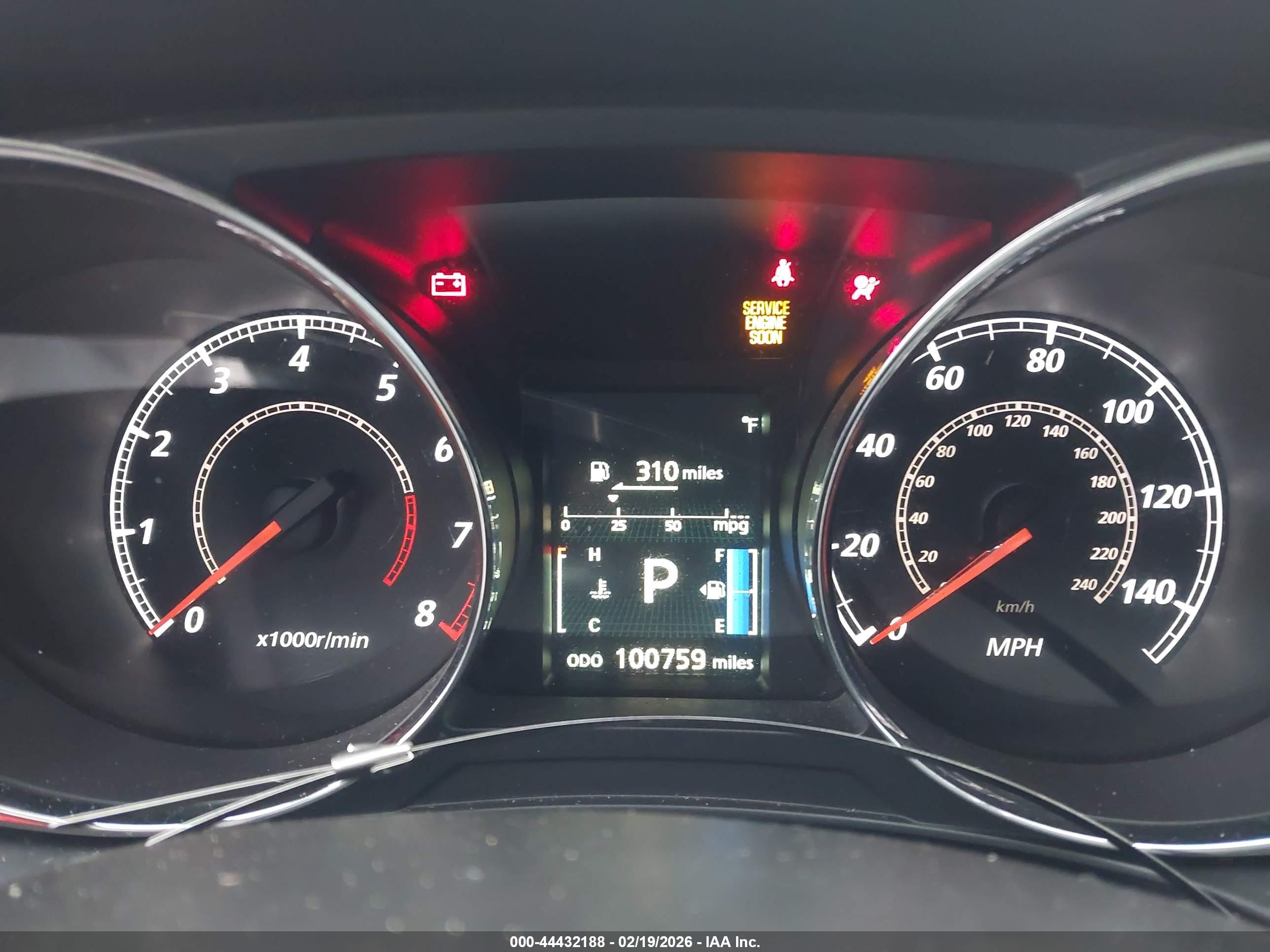 MITSUBISHI OUTLANDER image 7