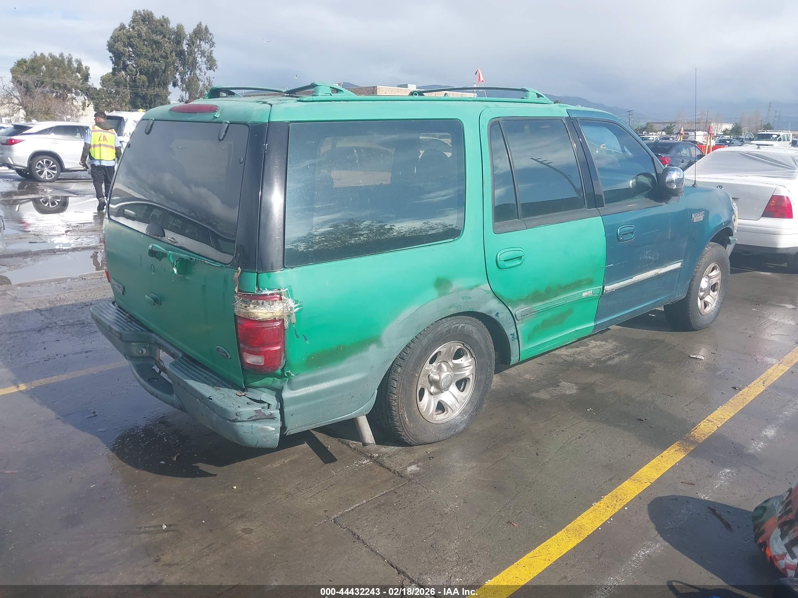 FORD EXPEDITION image 4