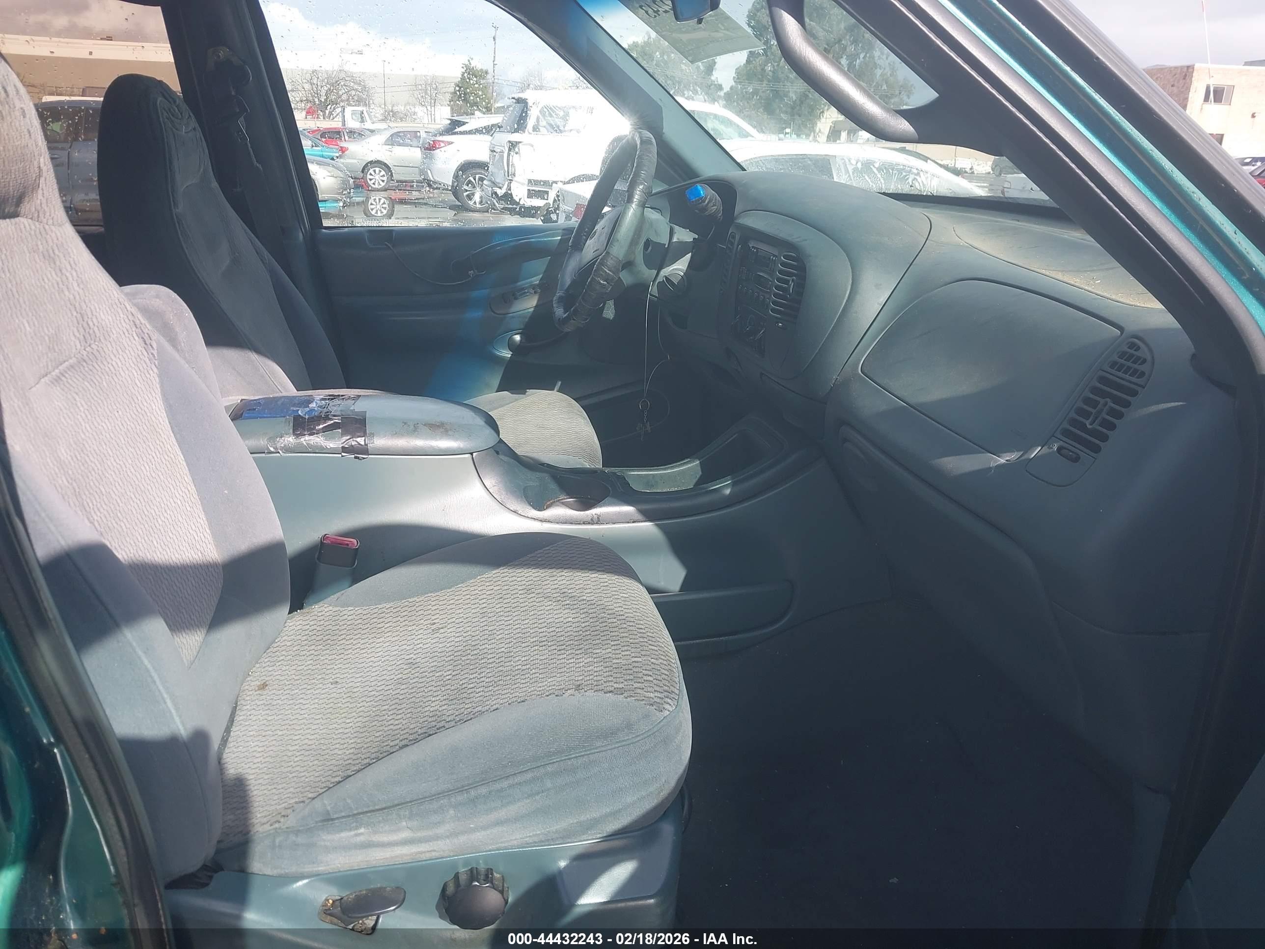 FORD EXPEDITION image 5