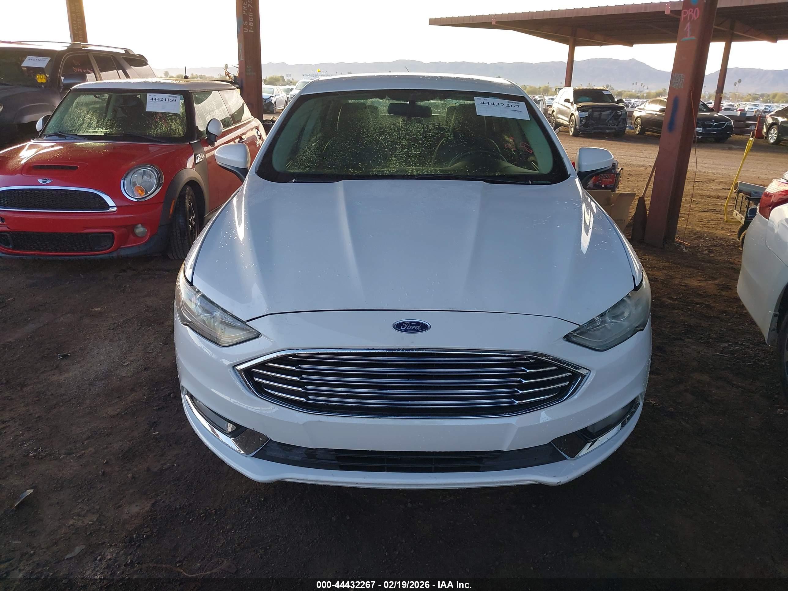 FORD FUSION image 6