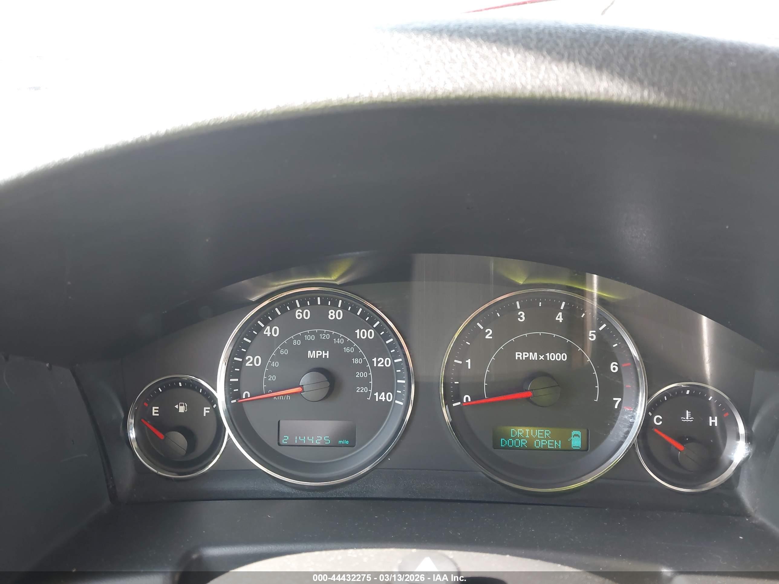 JEEP COMMANDER image 7