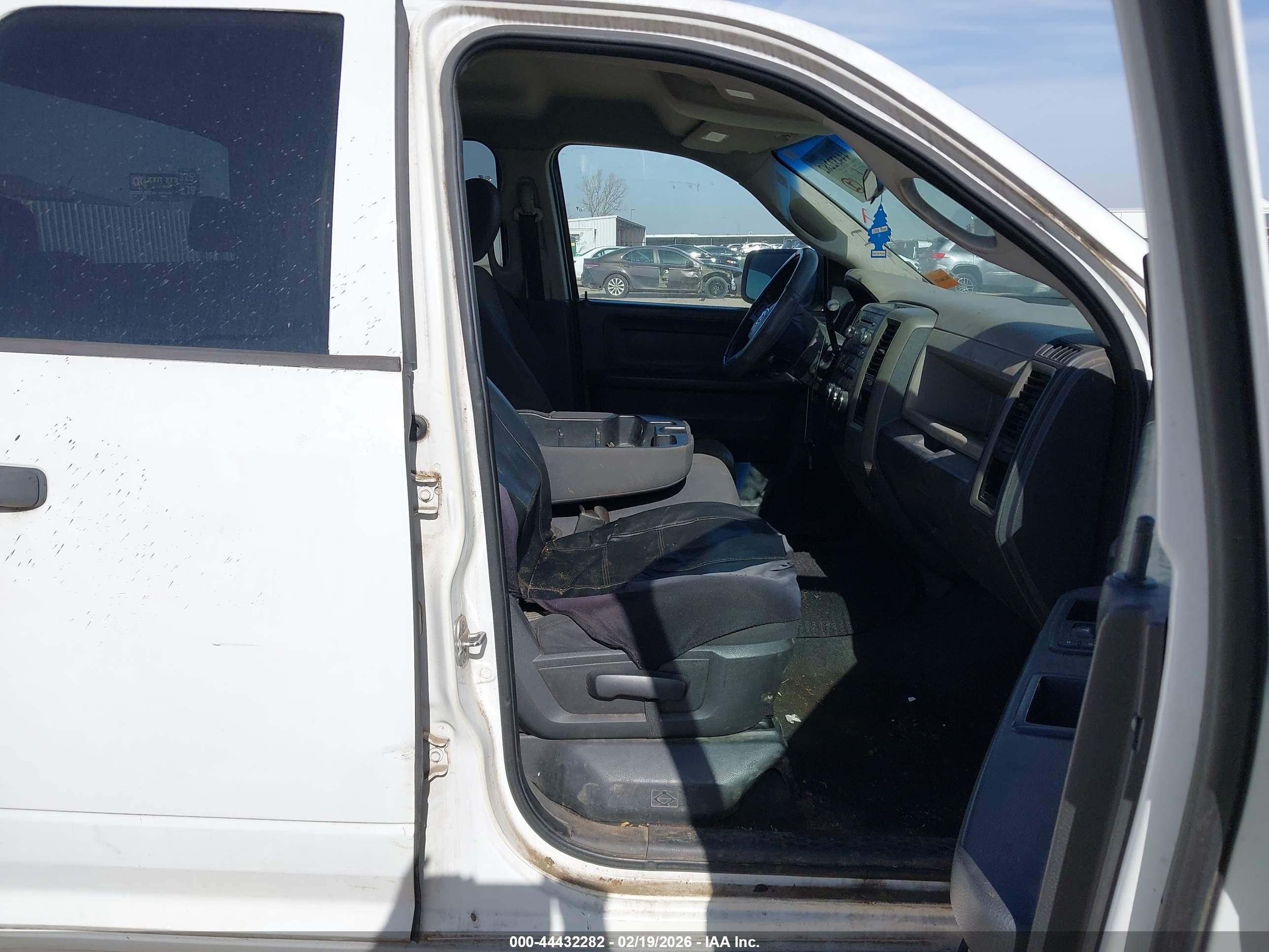 DODGE RAM image 5