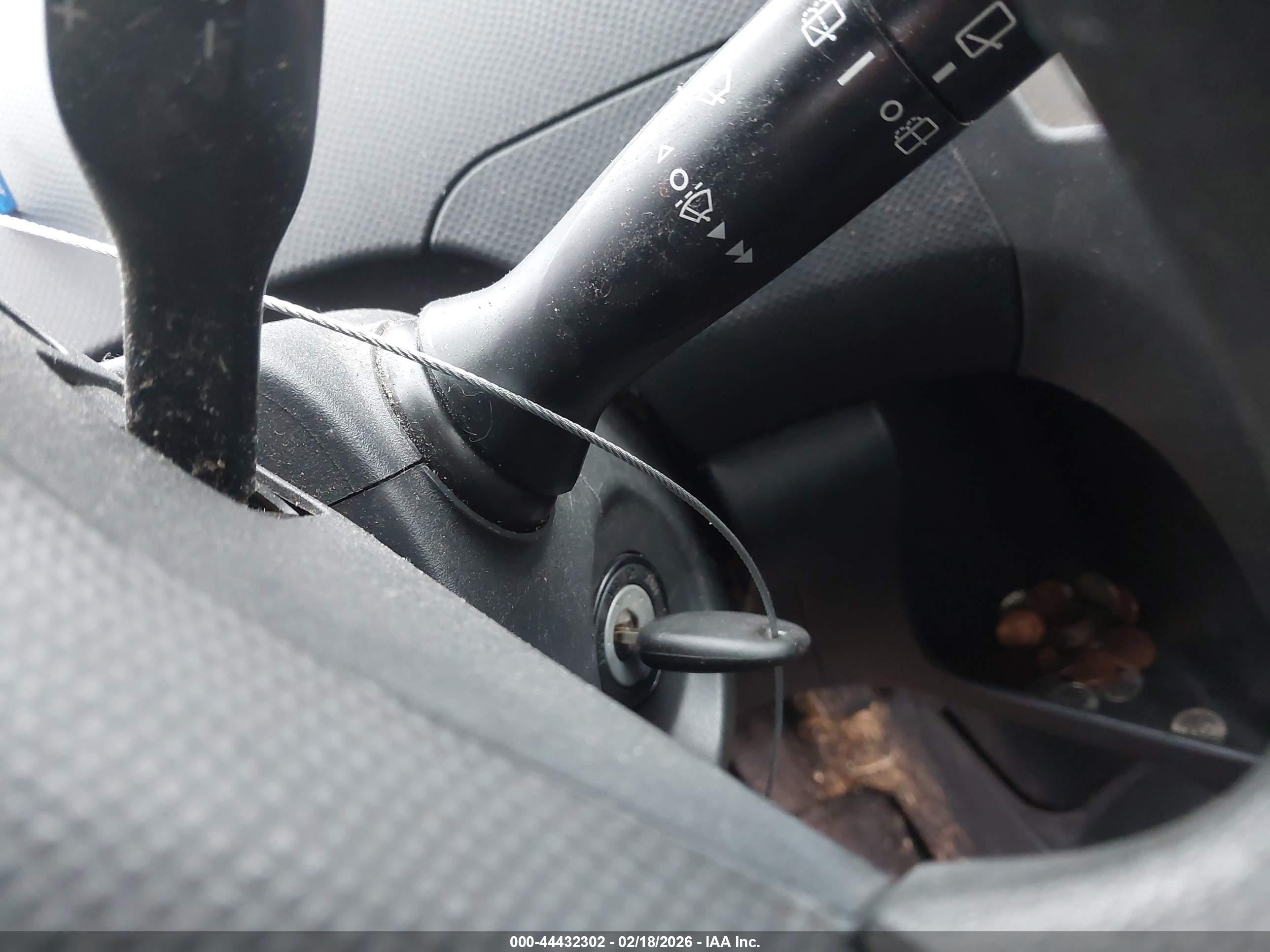 TOYOTA YARIS image 11
