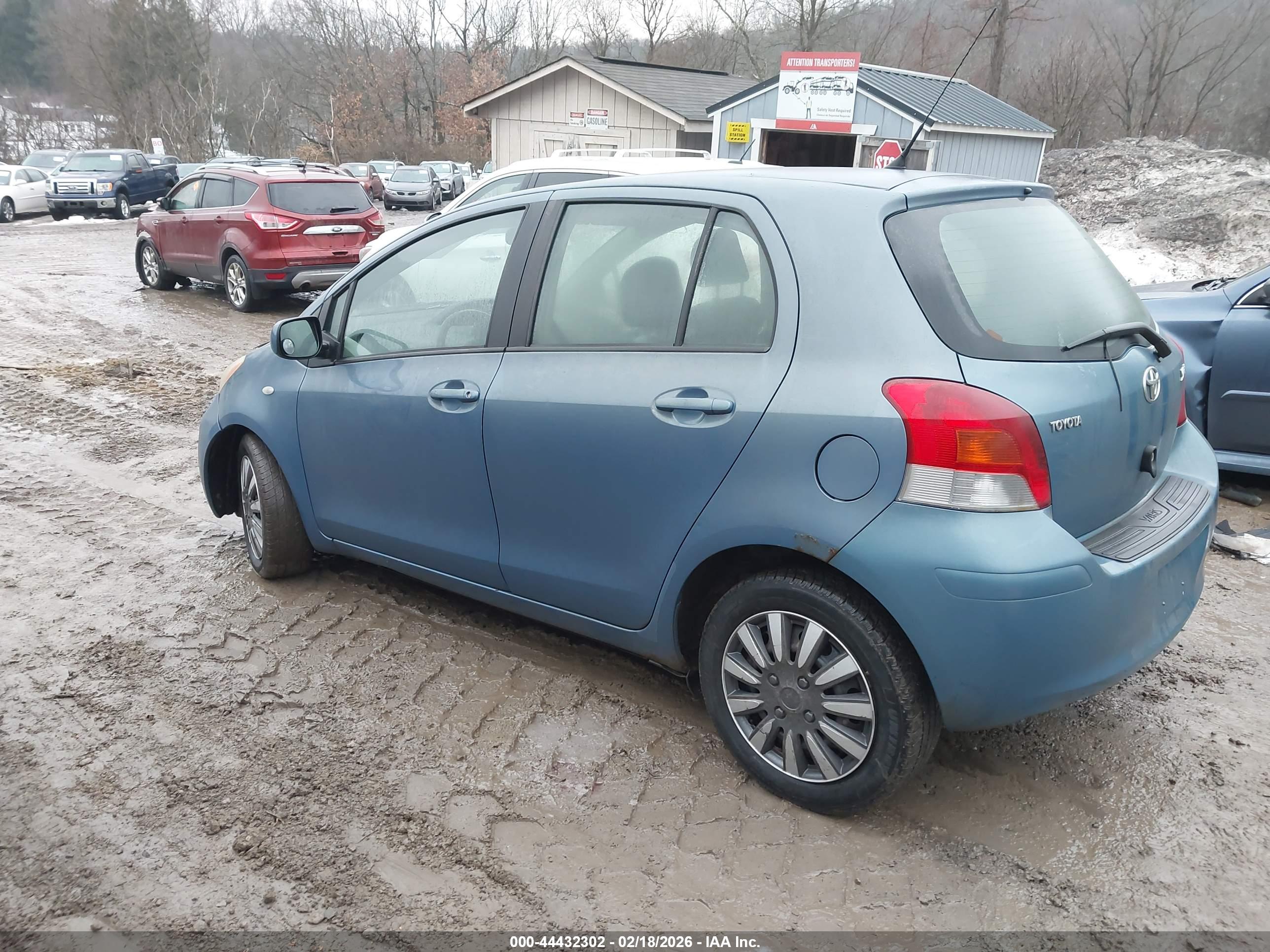 TOYOTA YARIS image 3