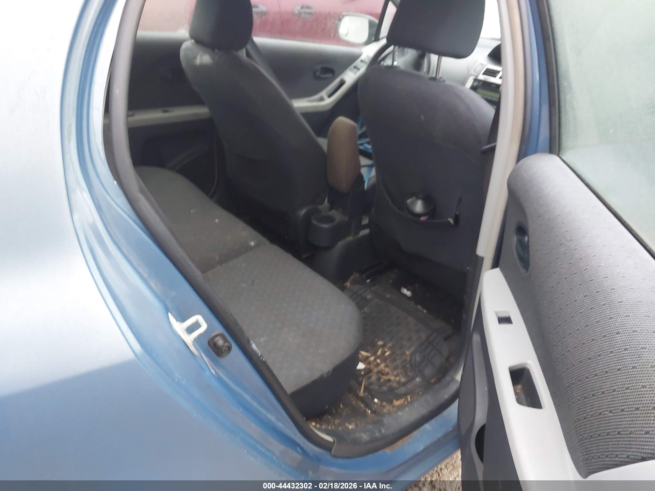 TOYOTA YARIS image 5
