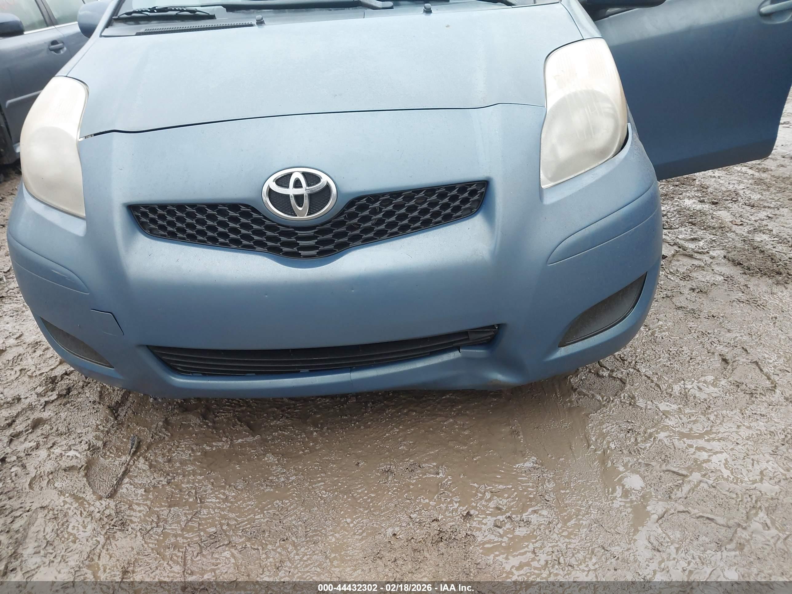 TOYOTA YARIS image 6