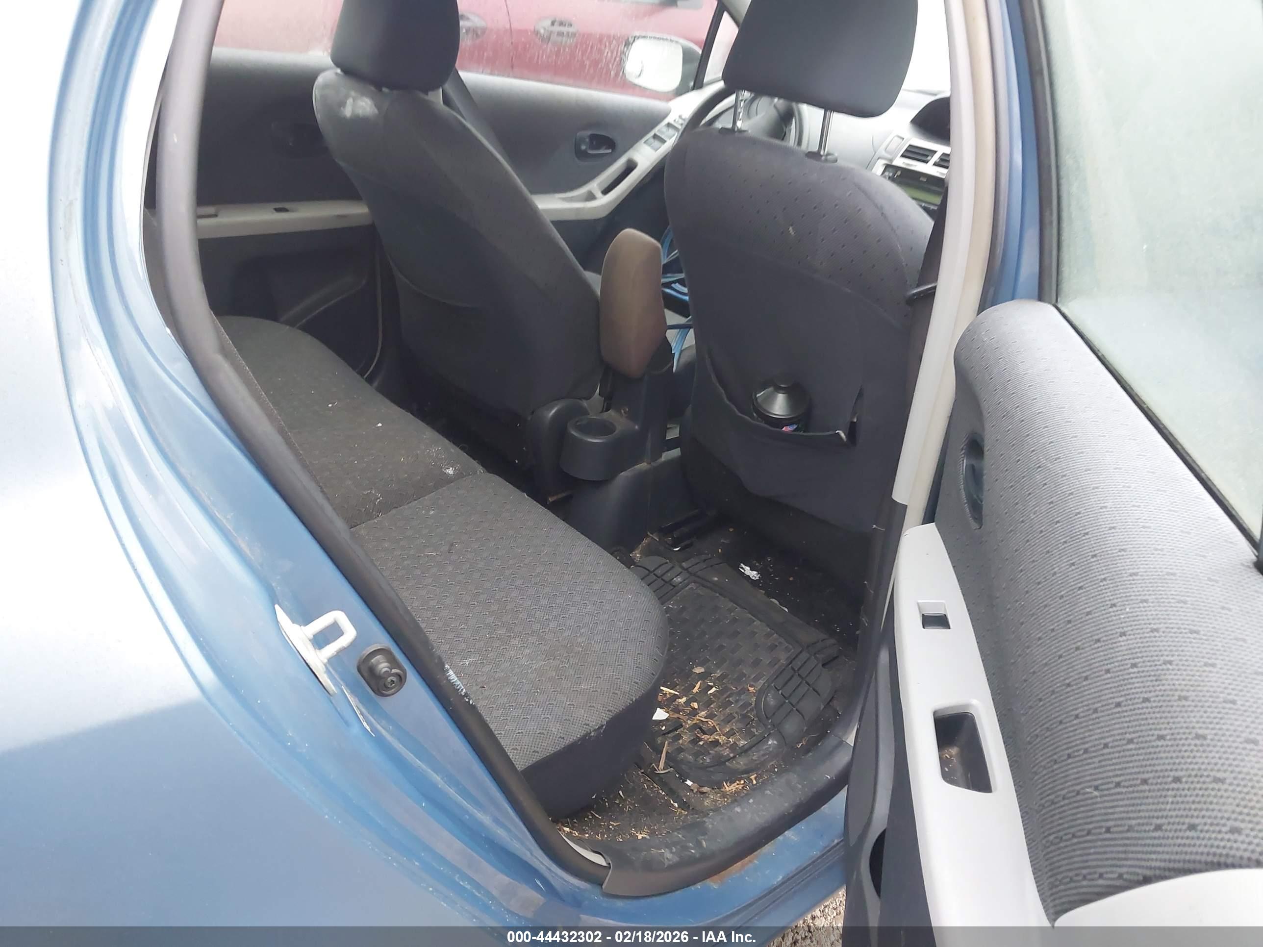 TOYOTA YARIS image 8