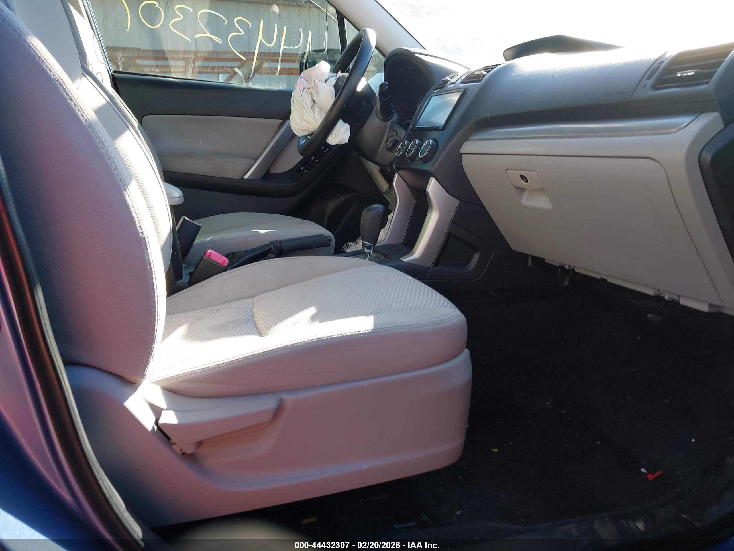 SUBARU FORESTER image 5