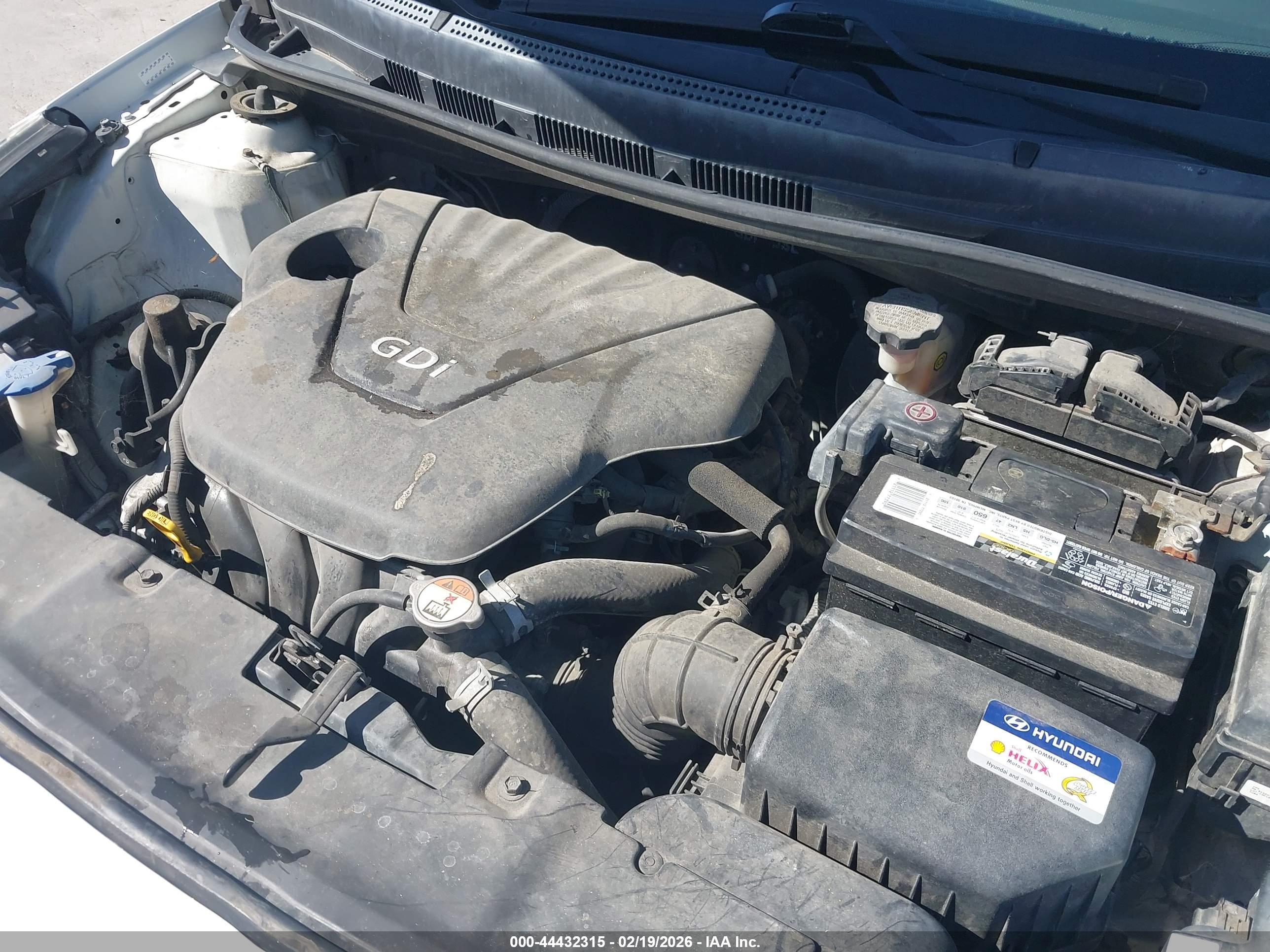 HYUNDAI ACCENT image 10