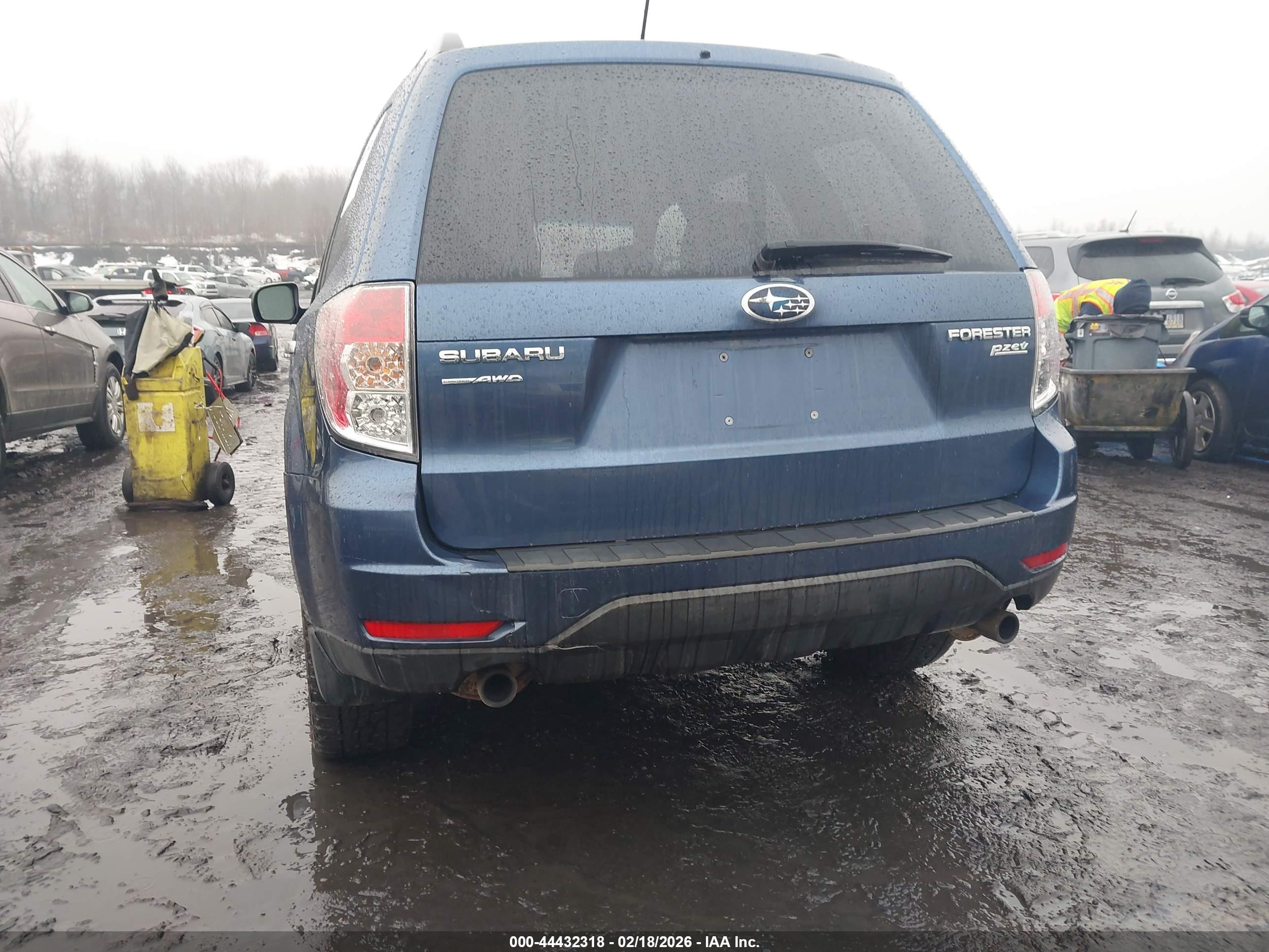 SUBARU FORESTER image 6
