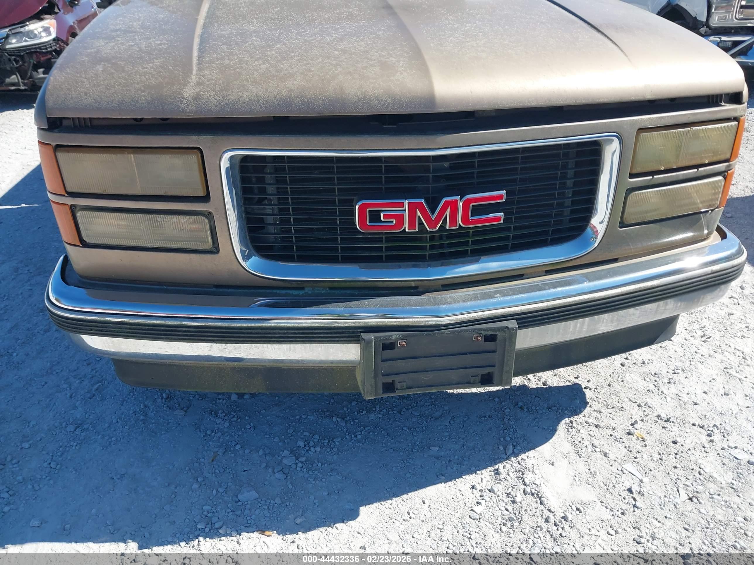 GMC SIERRA image 6