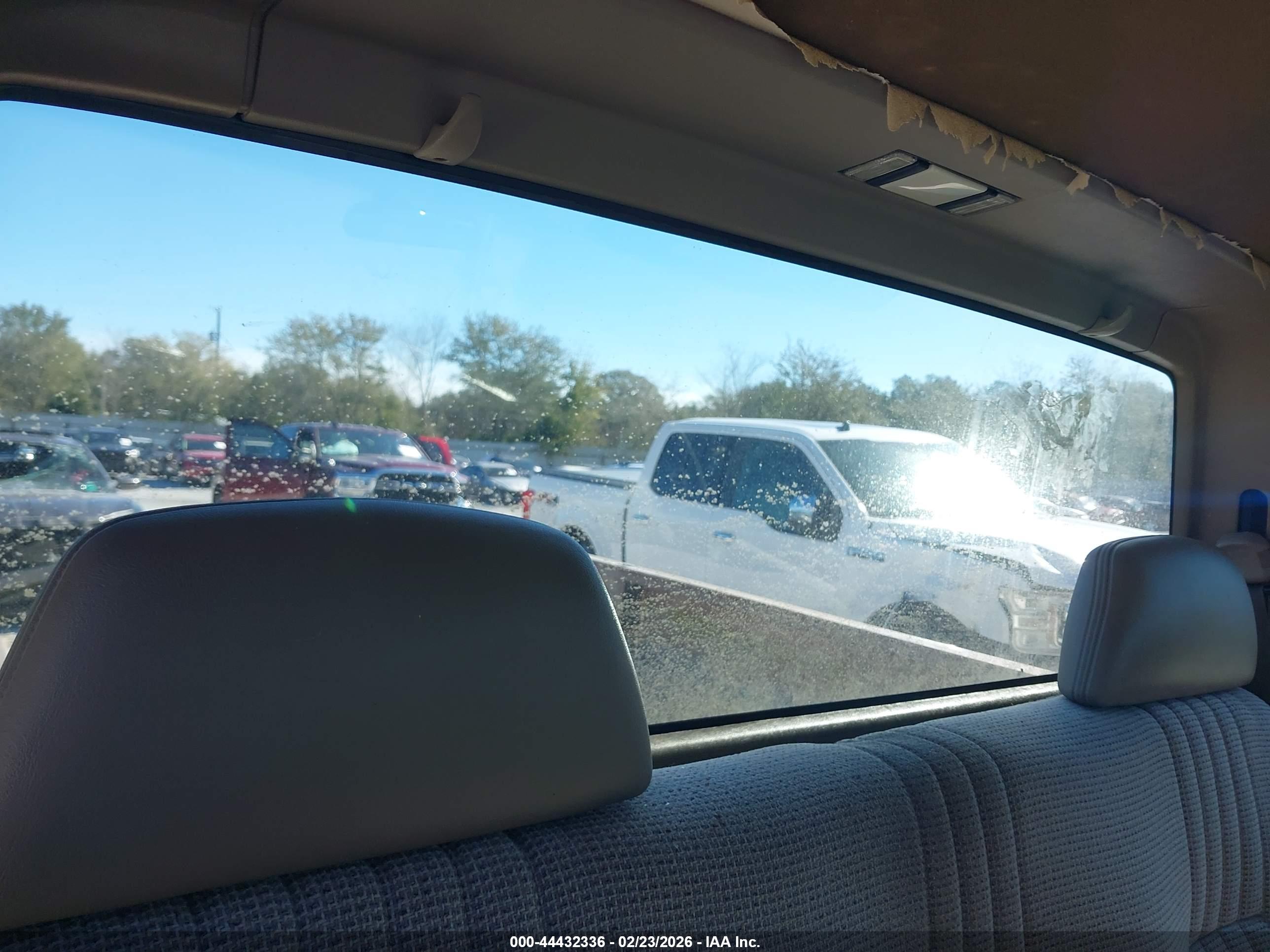 GMC SIERRA image 8