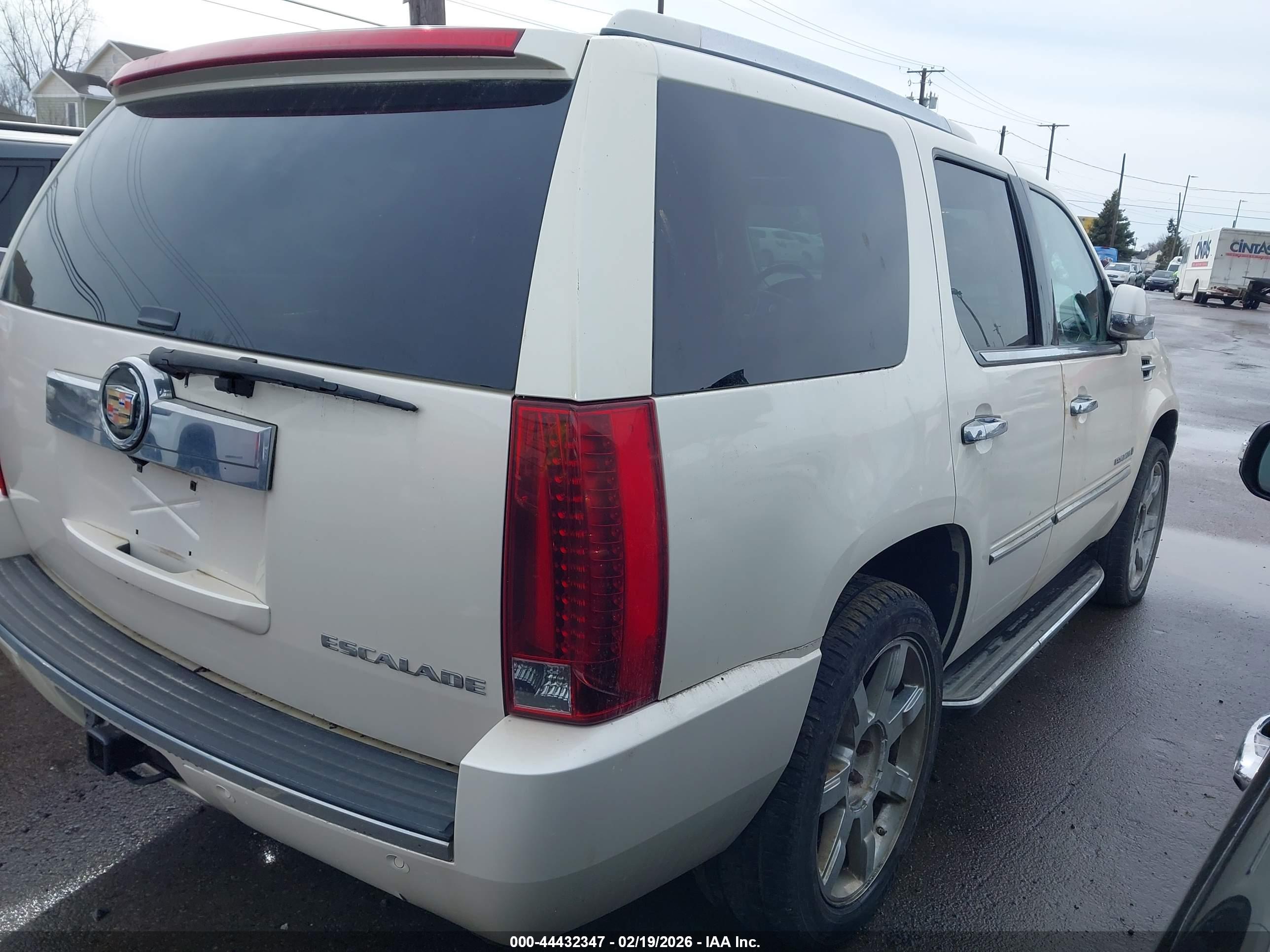 CADILLAC ESCALADE image 4