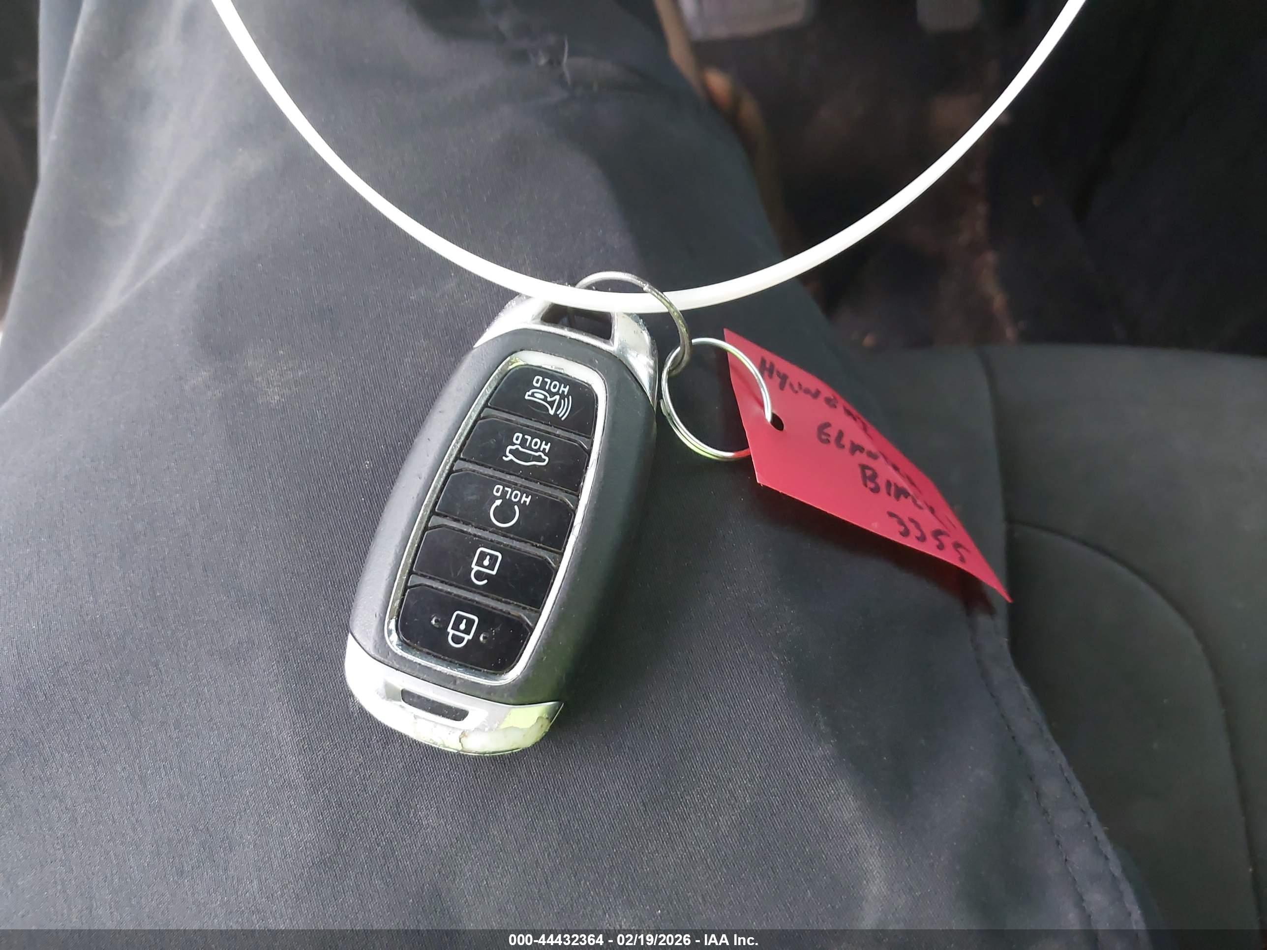 HYUNDAI ELANTRA image 11
