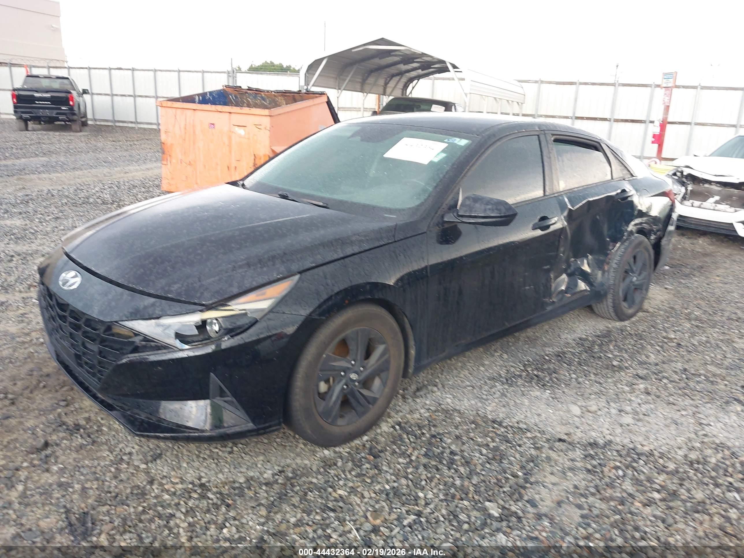 HYUNDAI ELANTRA image 6
