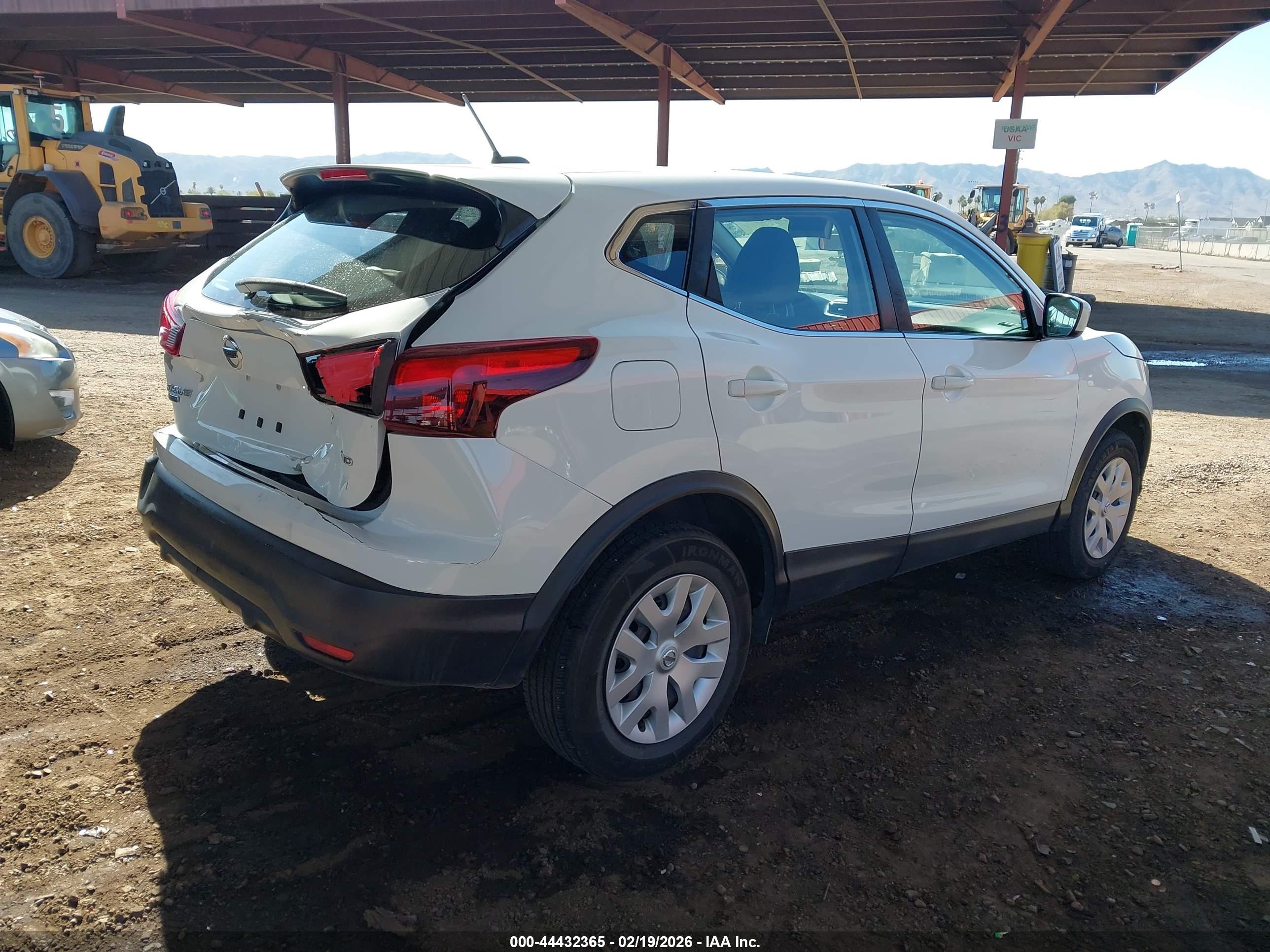 NISSAN ROGUE image 4