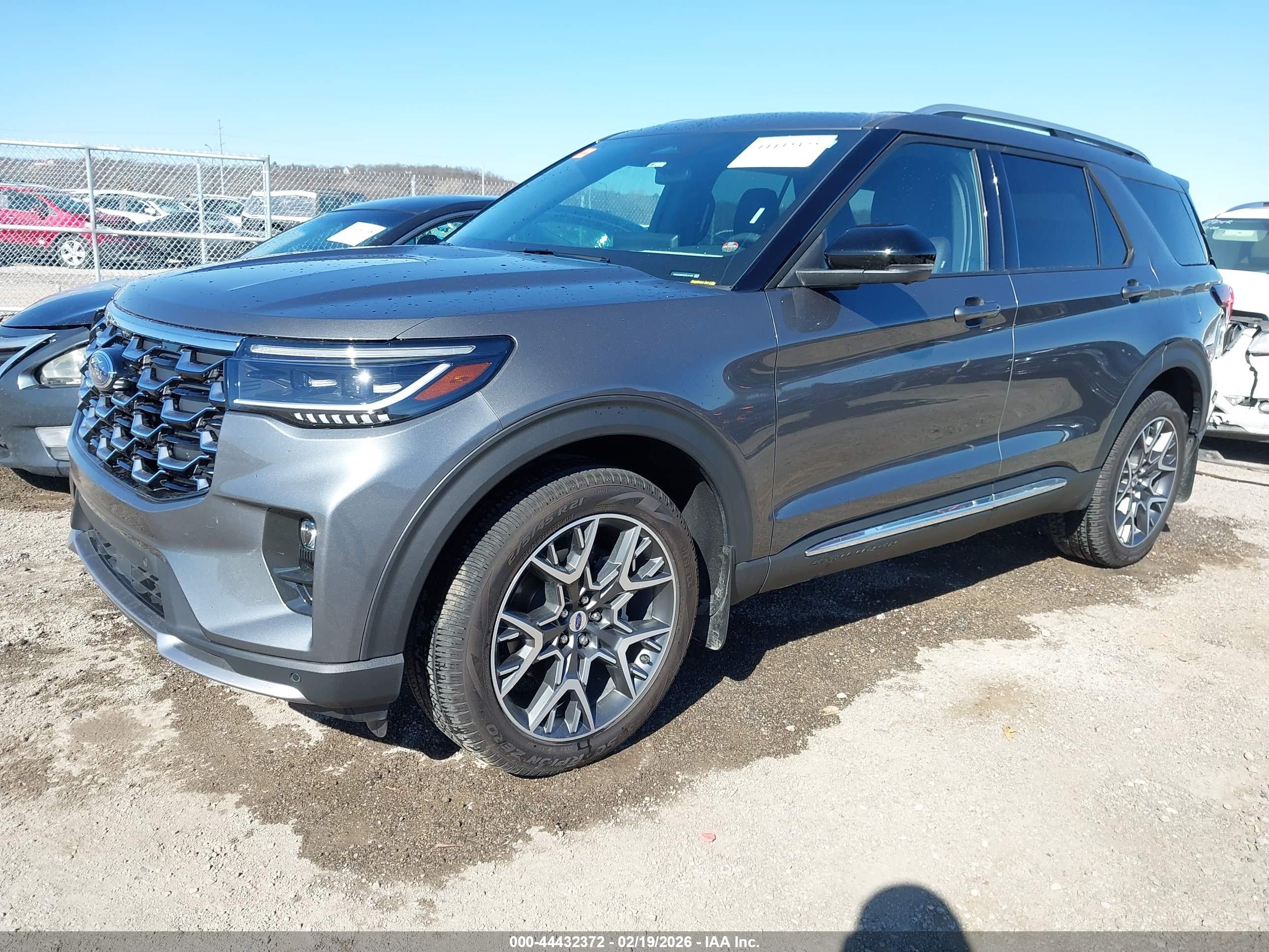 FORD EXPLORER image 2