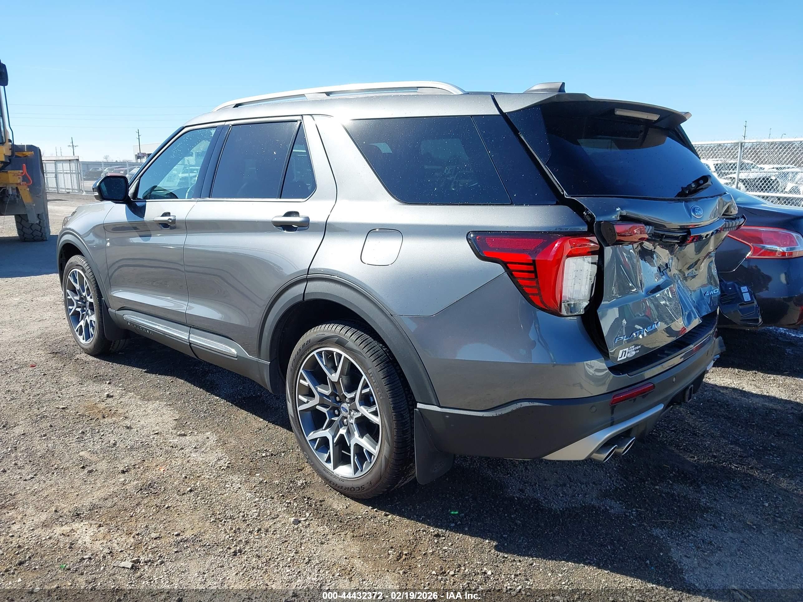 FORD EXPLORER image 3