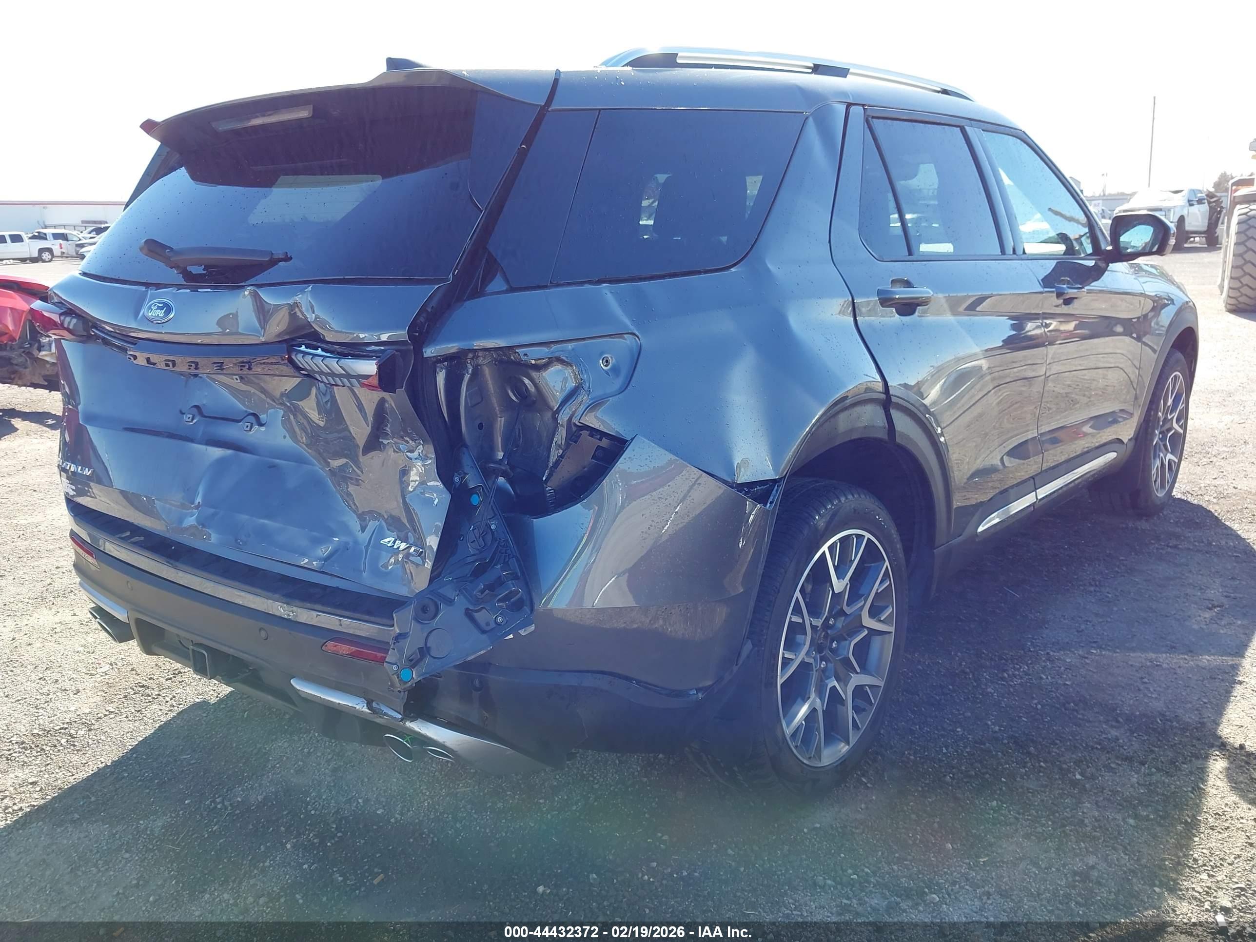FORD EXPLORER image 4