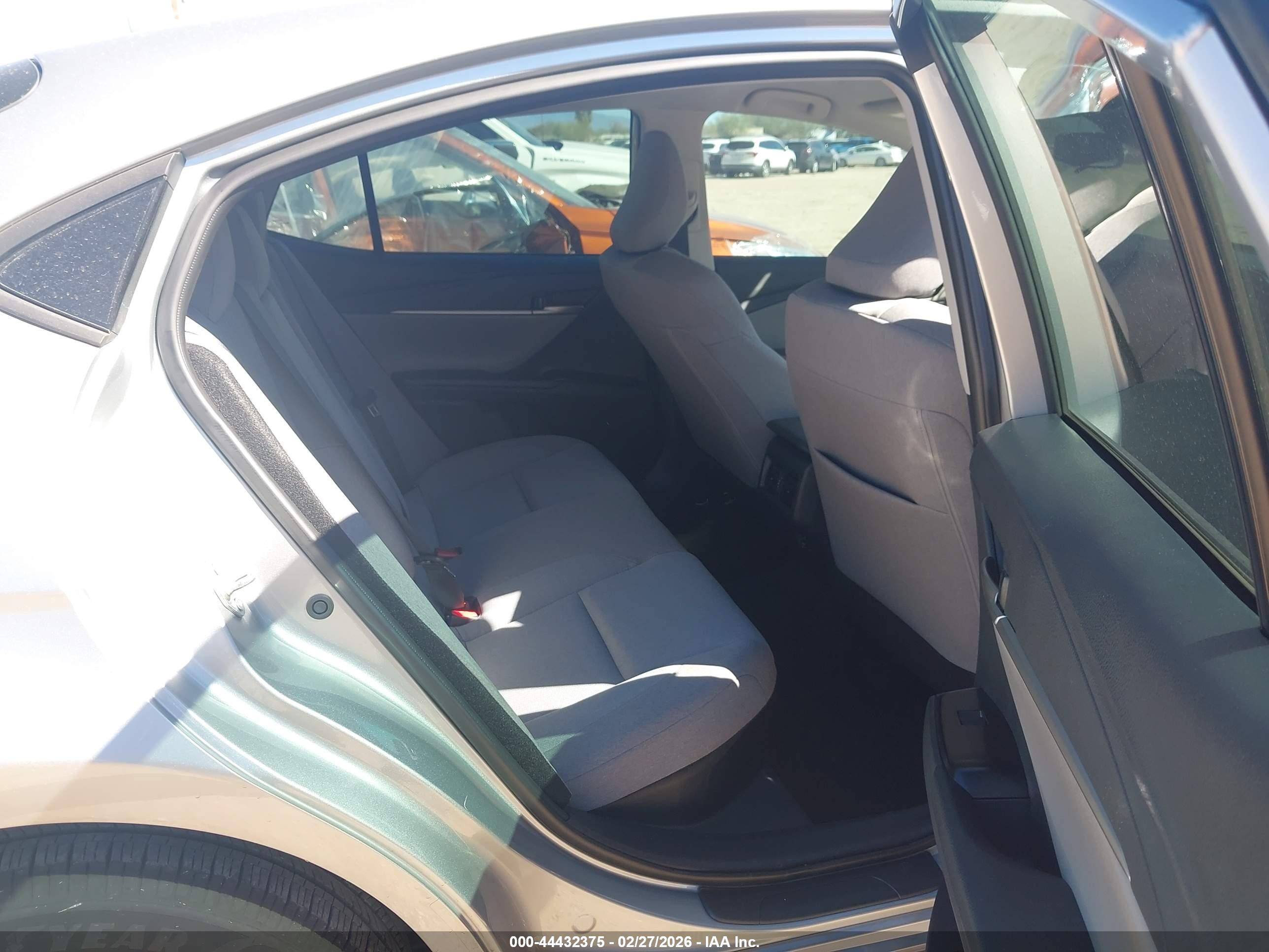 TOYOTA CAMRY image 8