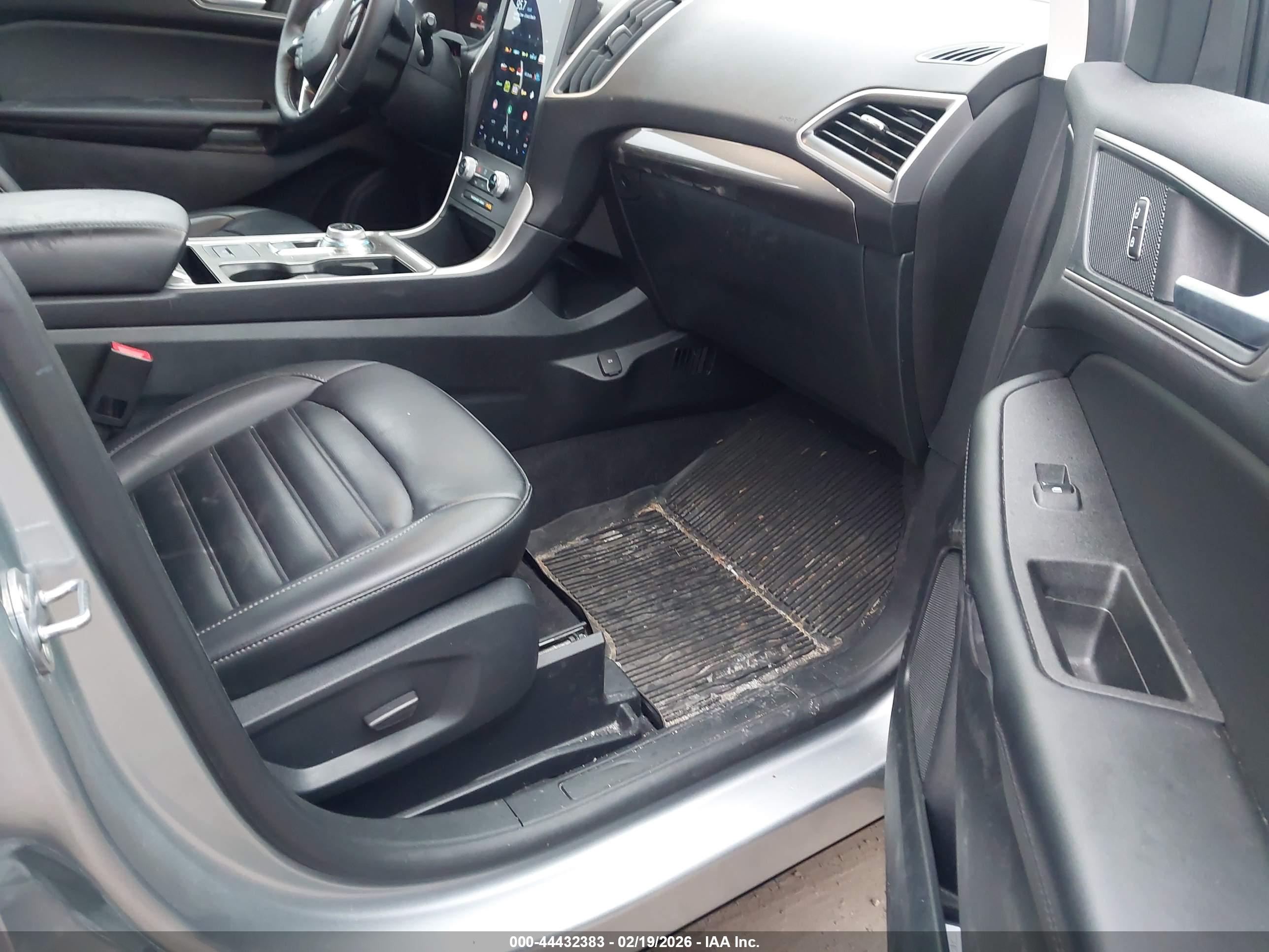 FORD EDGE image 5