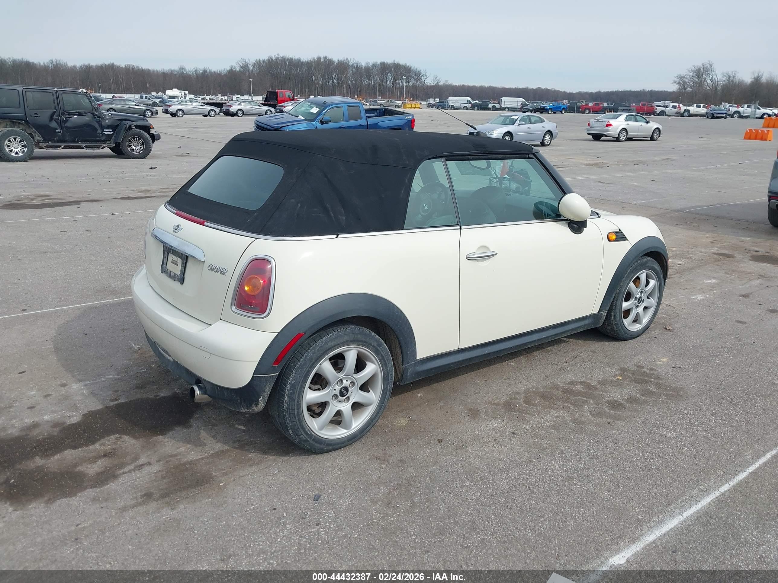 MINI COOPER image 4