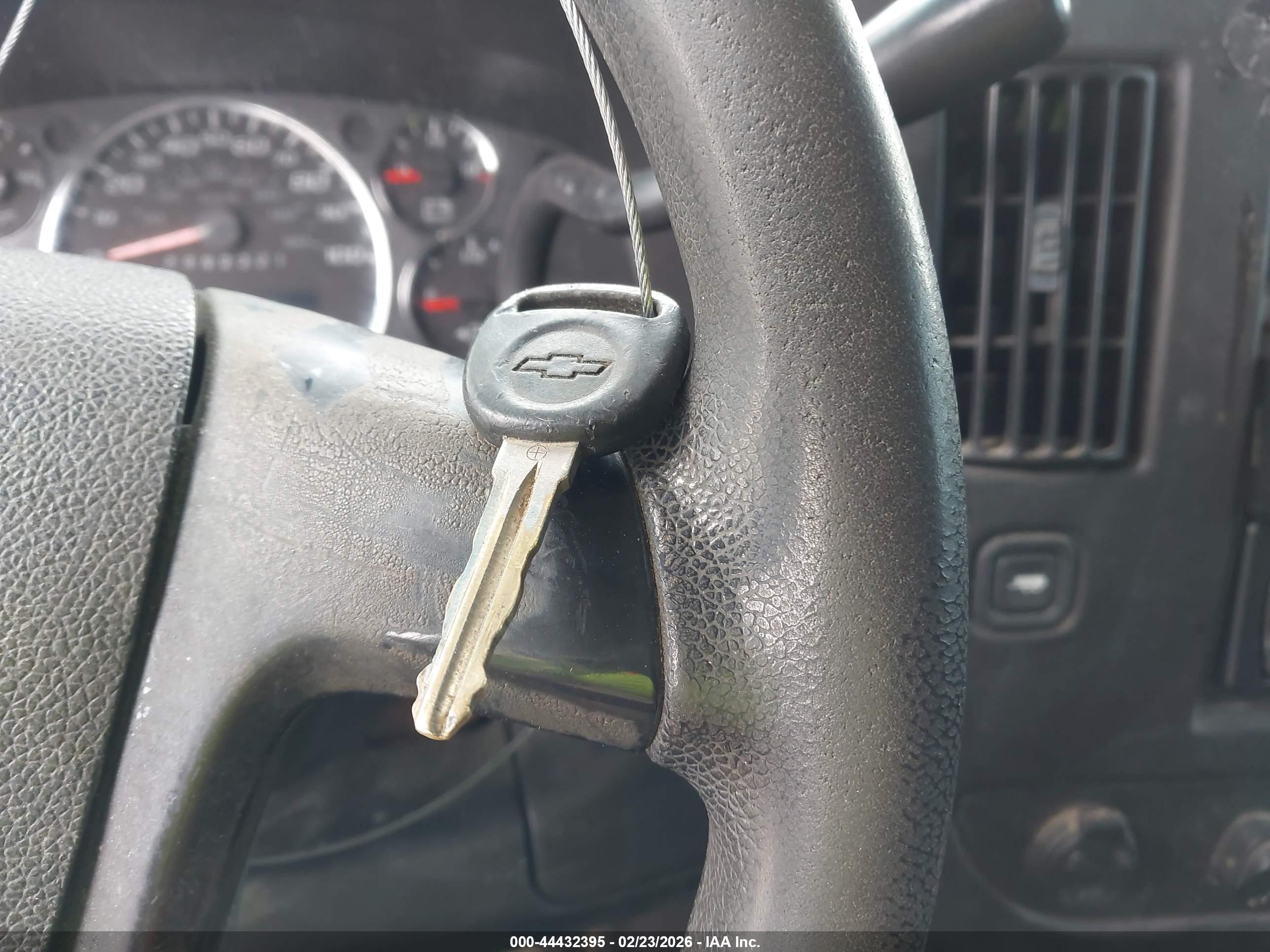 CHEVROLET EXPRESS image 11