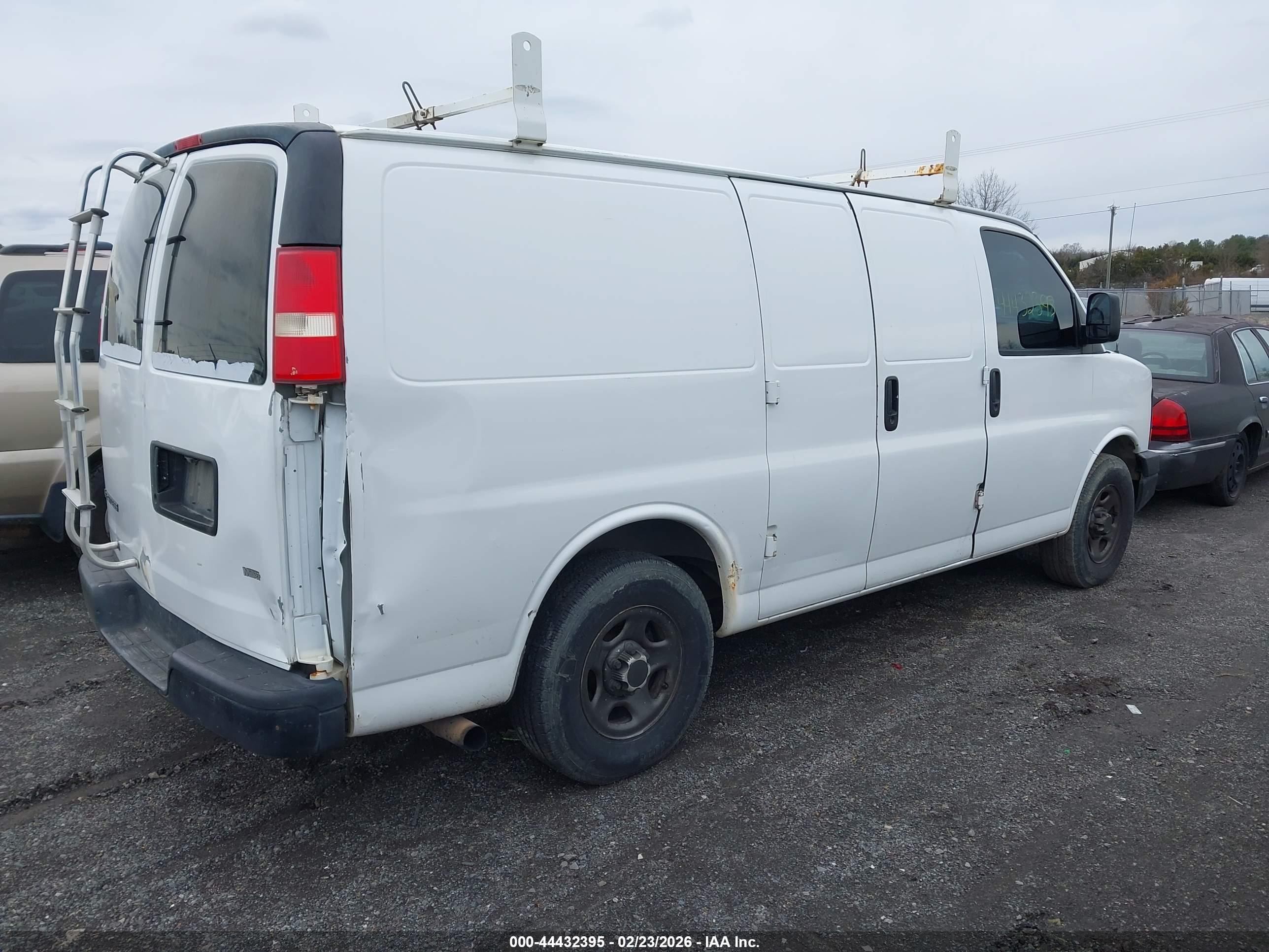 CHEVROLET EXPRESS image 4
