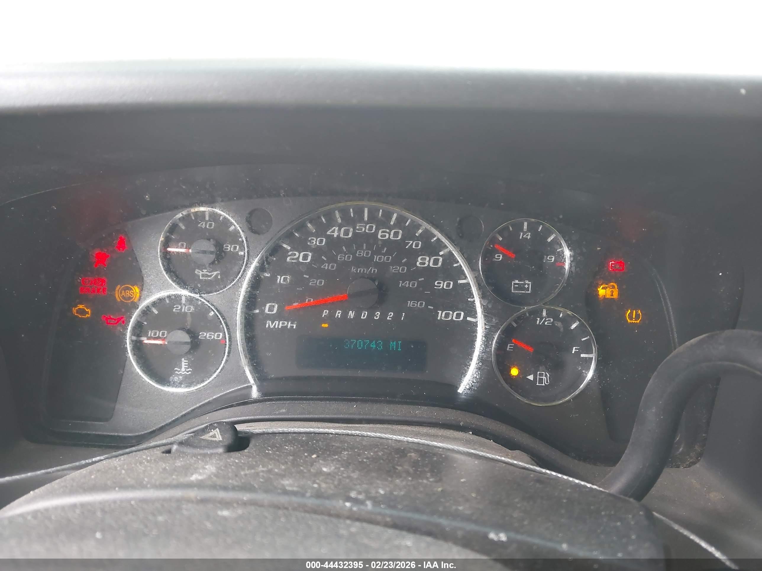 CHEVROLET EXPRESS image 7