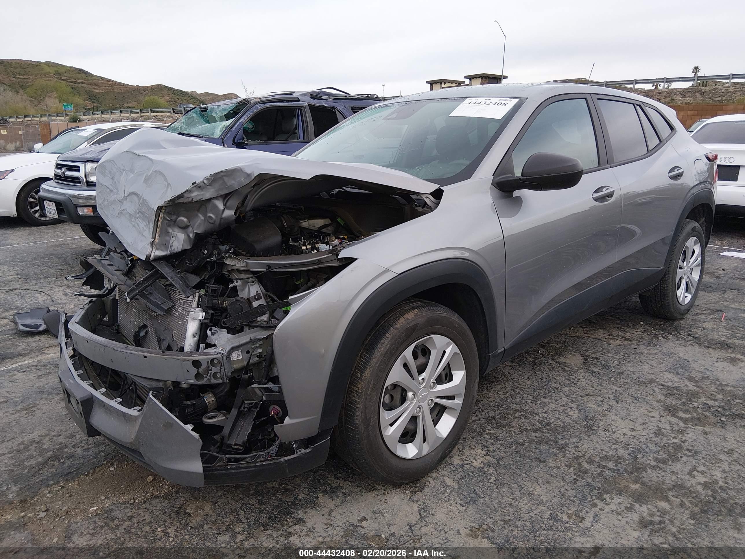 CHEVROLET TRAX image 2