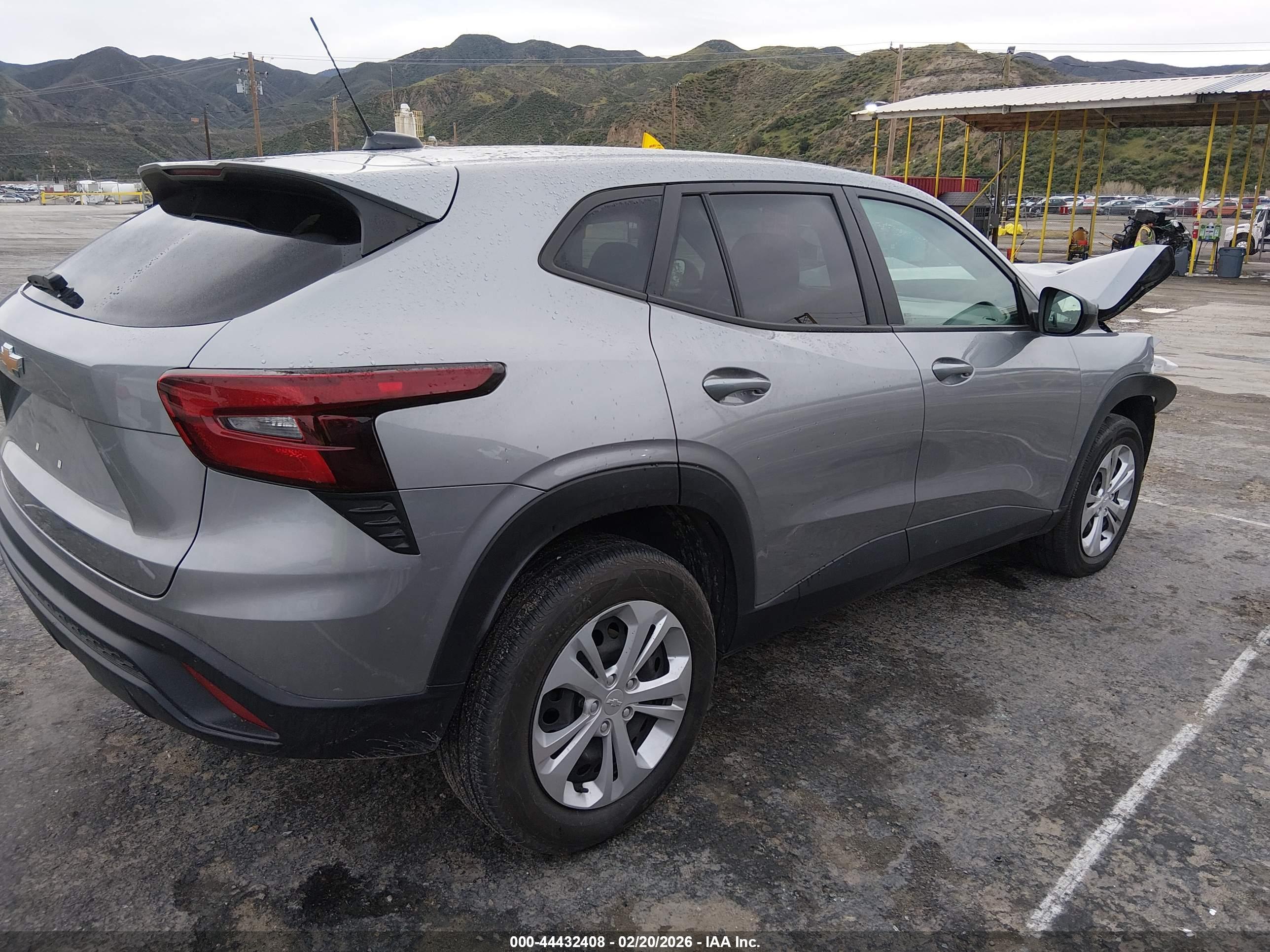 CHEVROLET TRAX image 4