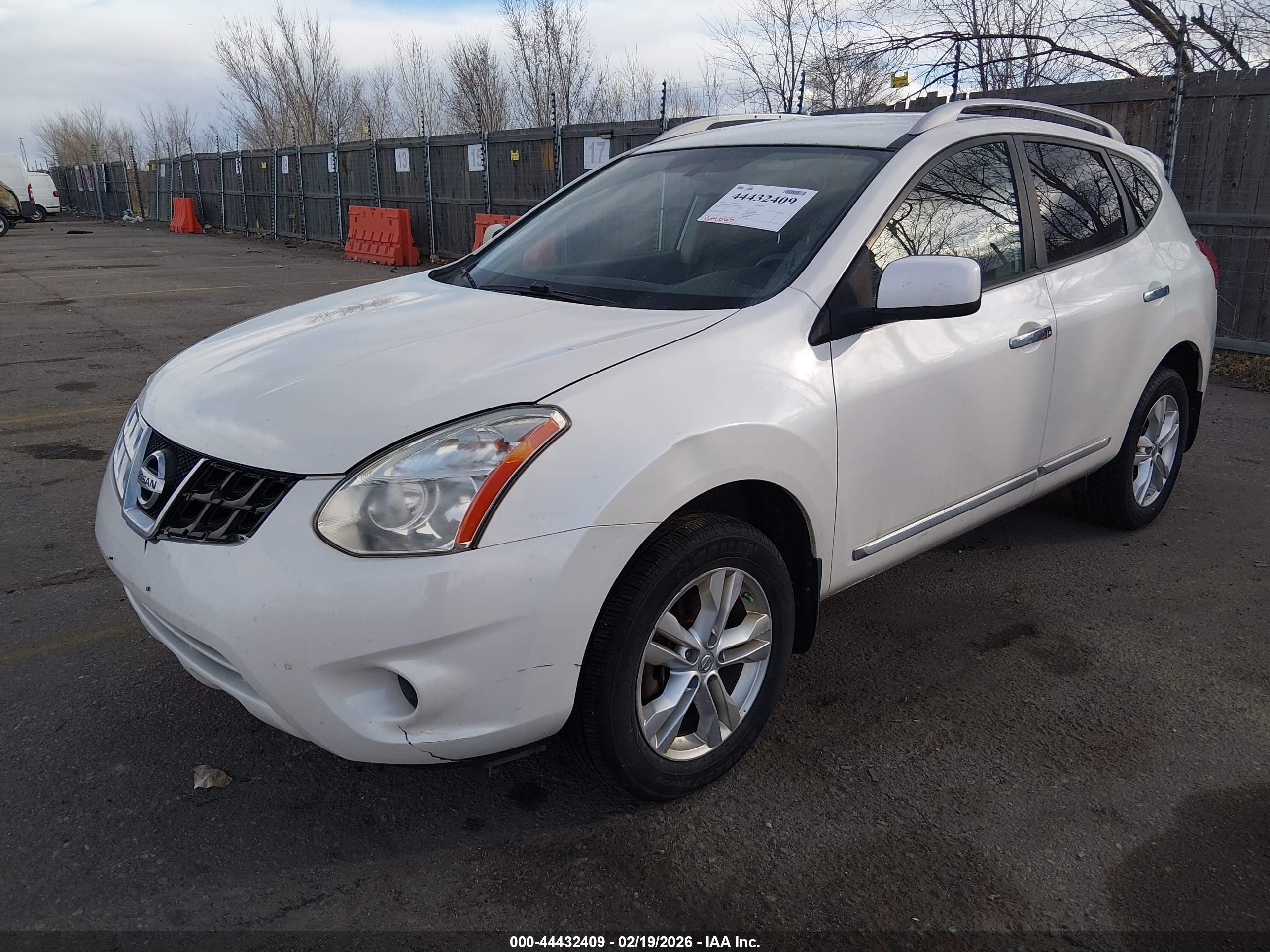 NISSAN ROGUE image 2