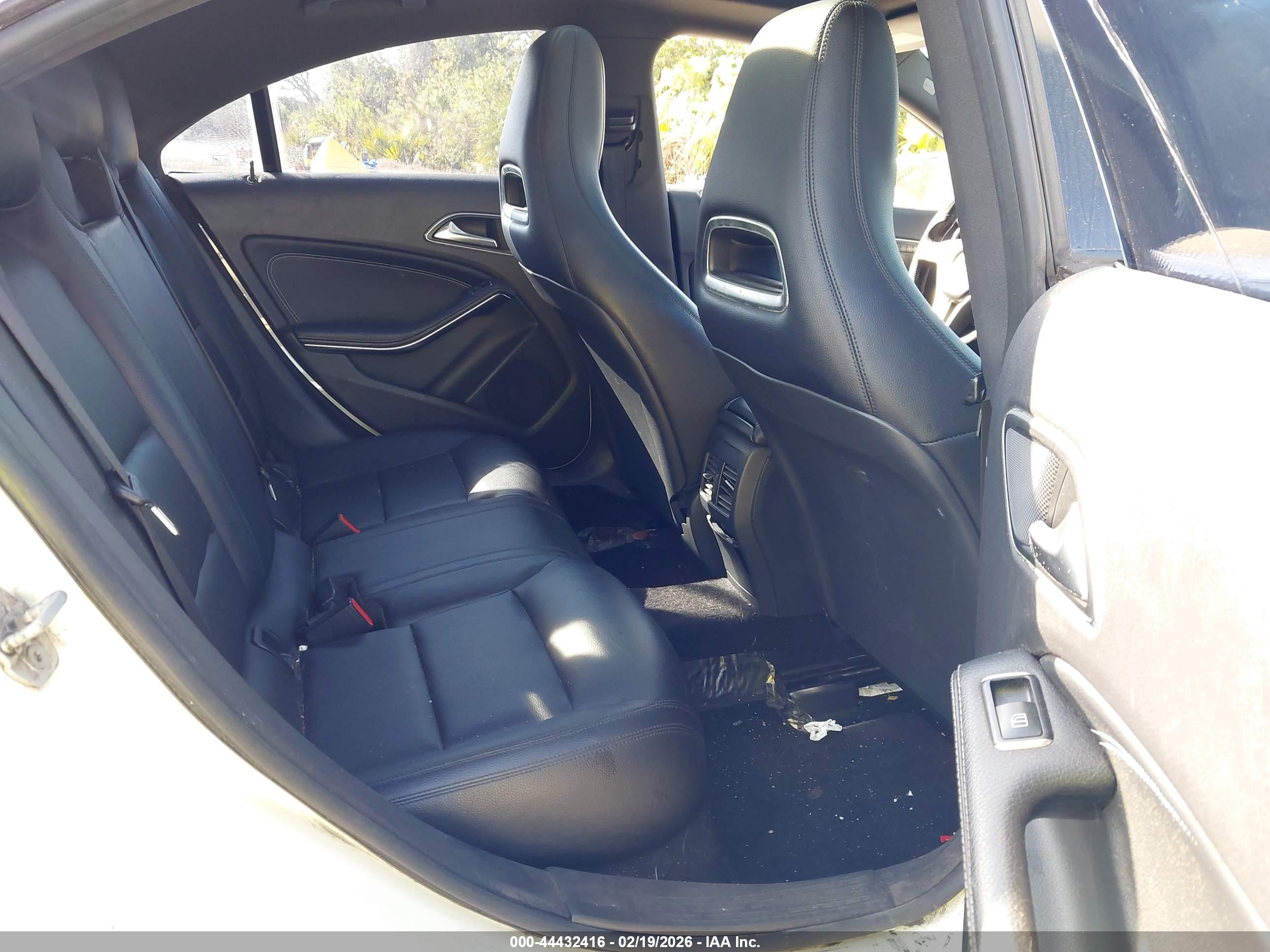 MERCEDES-BENZ CLA image 8